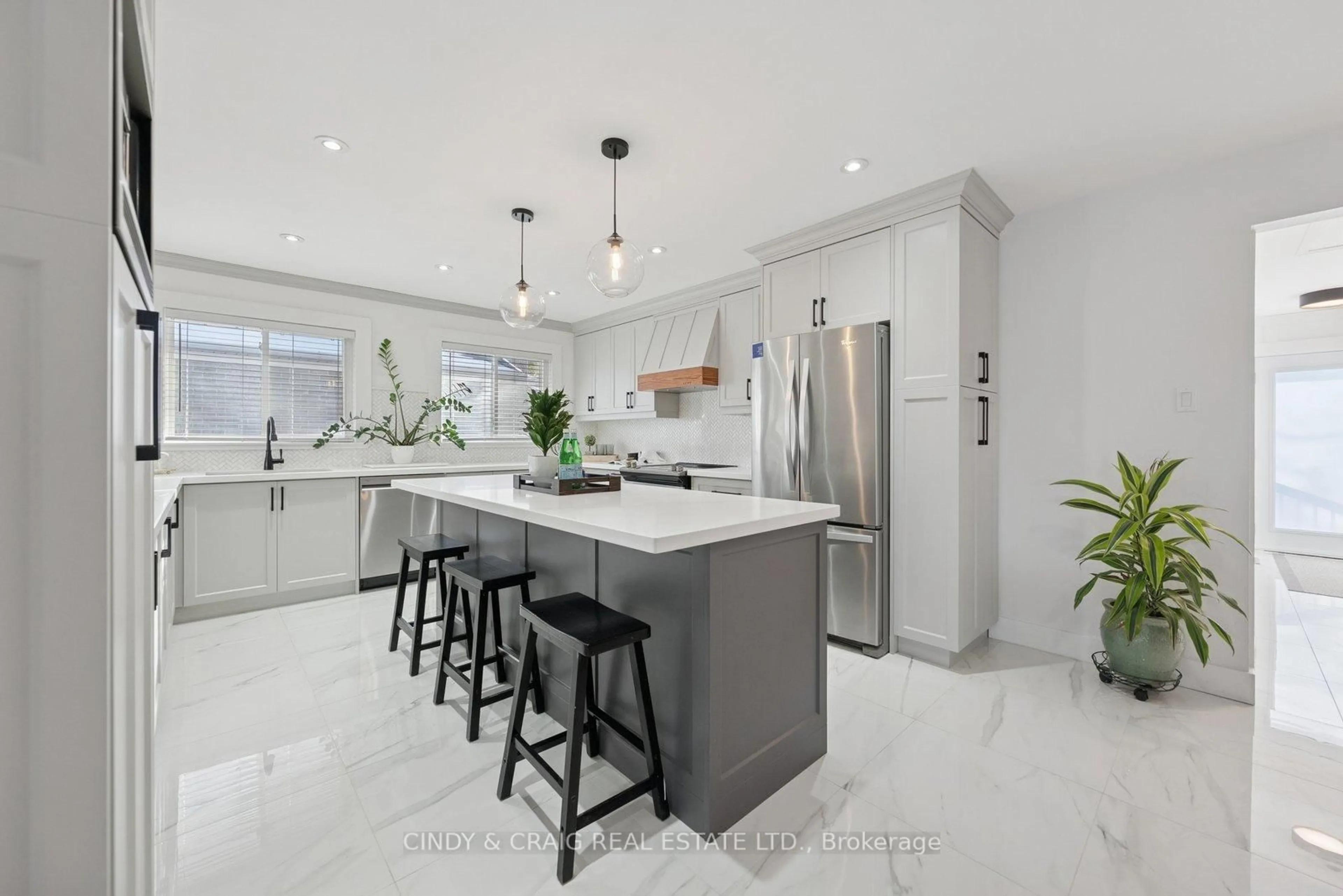 Contemporary kitchen, unknown for 34 Heber Down Cres, Whitby Ontario L1M 1A8