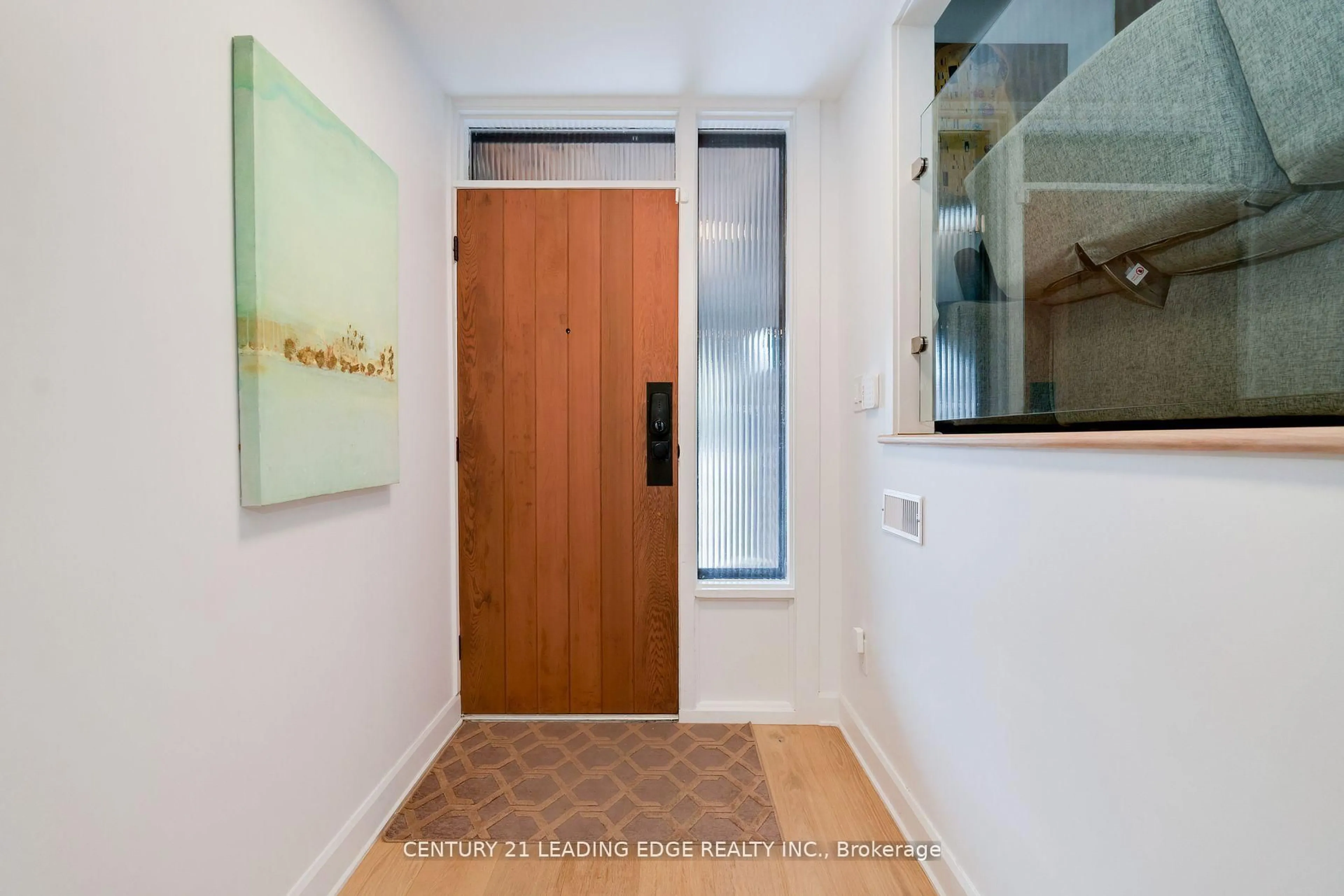 Indoor entryway for 4 Aveline Cres, Toronto Ontario M1H 2P5