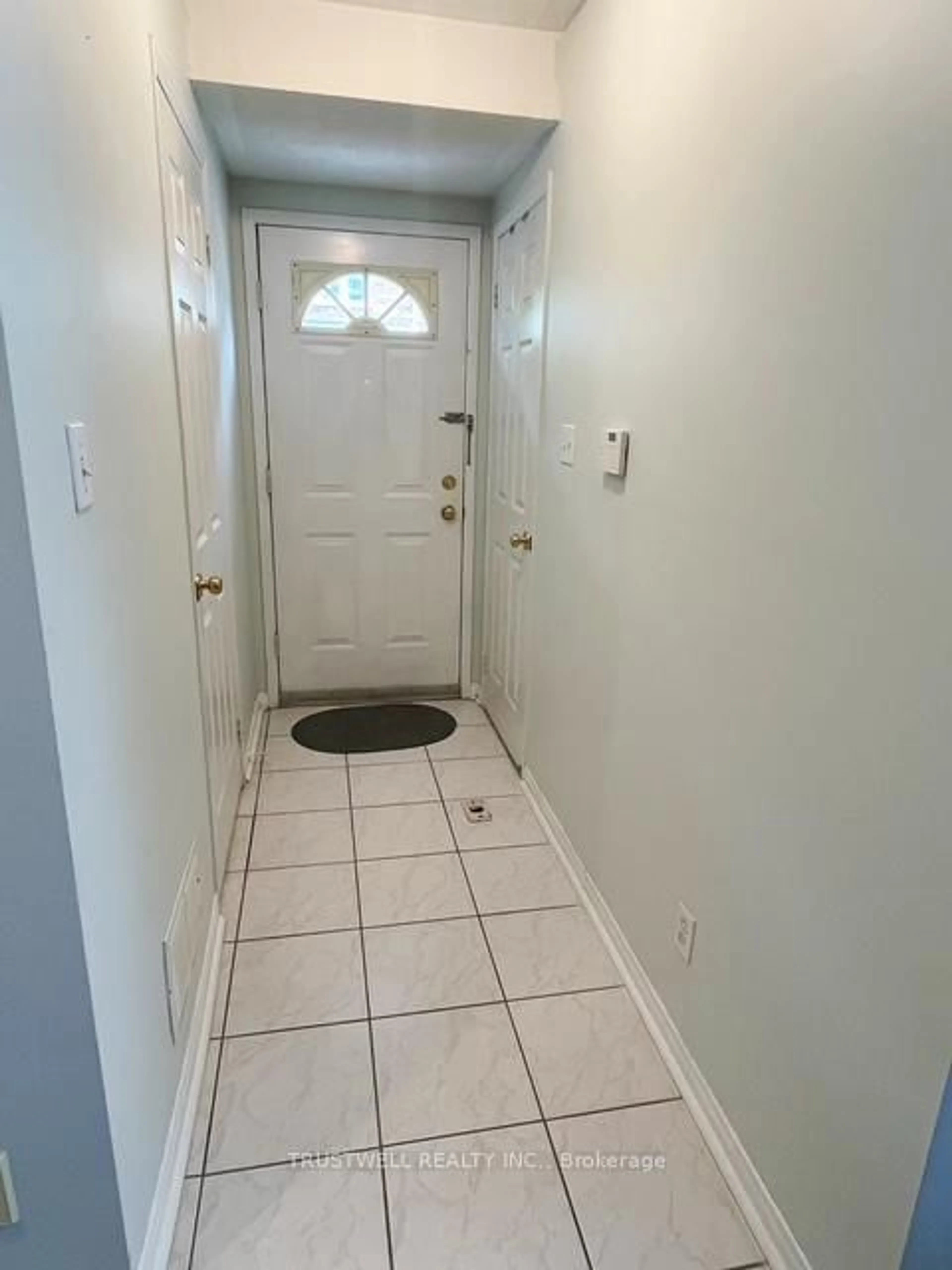 Indoor entryway for 28 Rosebank Dr #1502, Toronto Ontario M1B 5Z1