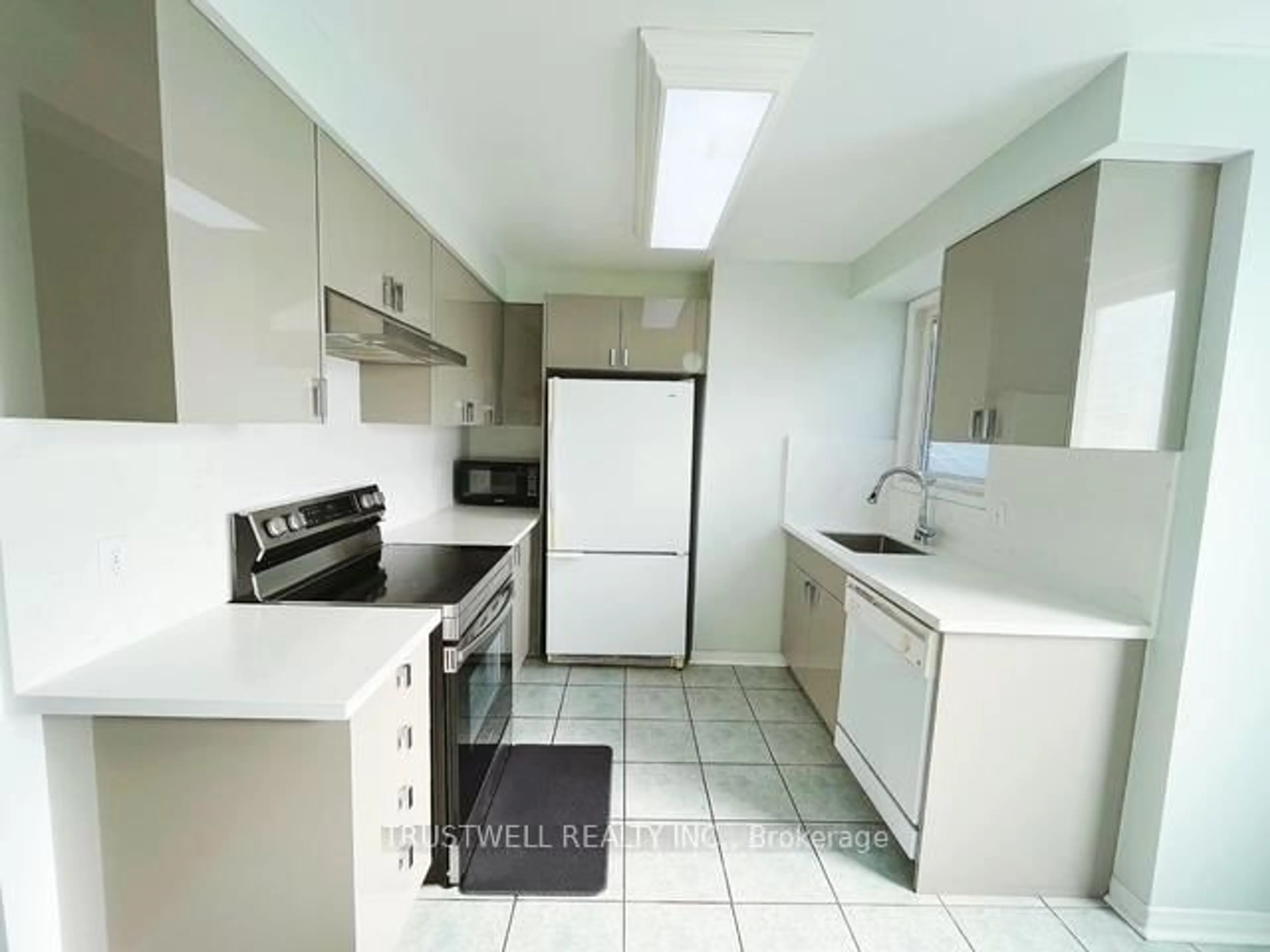 Standard kitchen, unknown for 28 Rosebank Dr #1502, Toronto Ontario M1B 5Z1