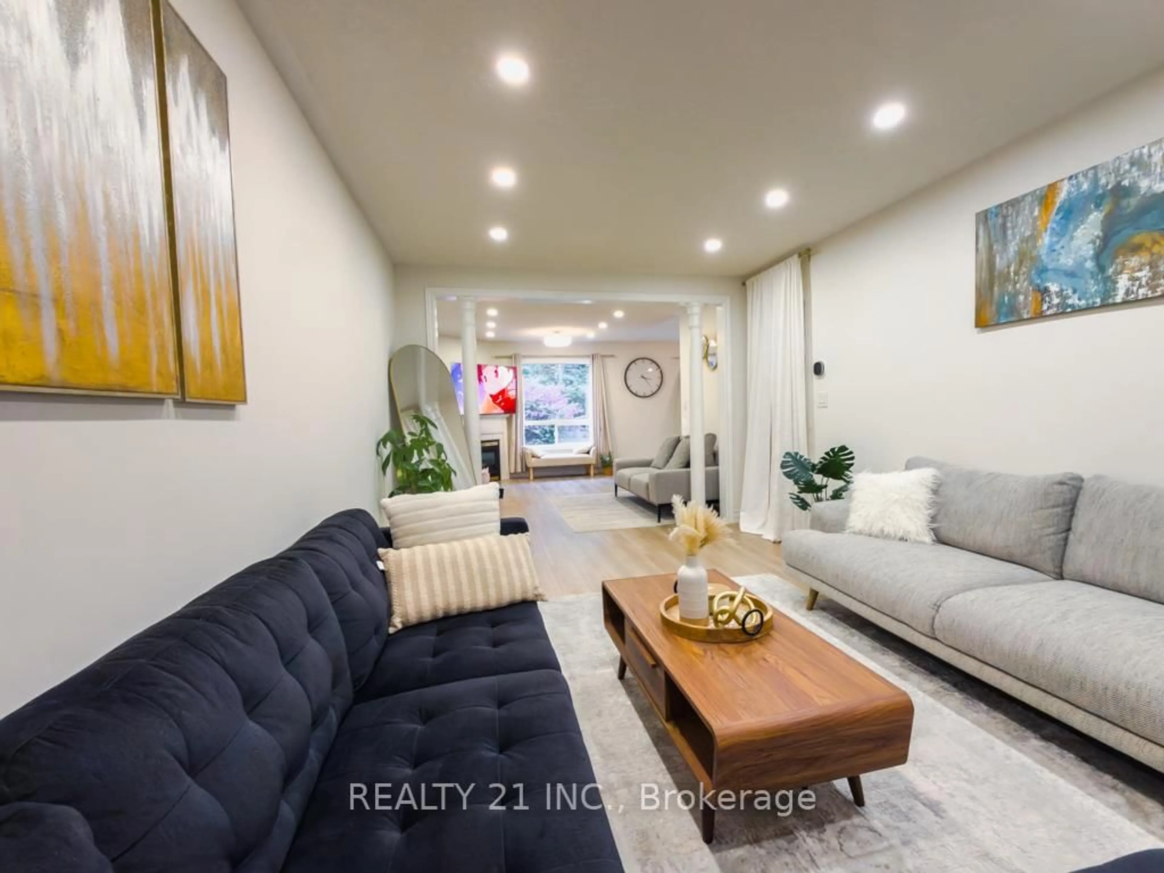 Unknown for 35 Markwood Cres, Whitby Ontario L1R 2S3