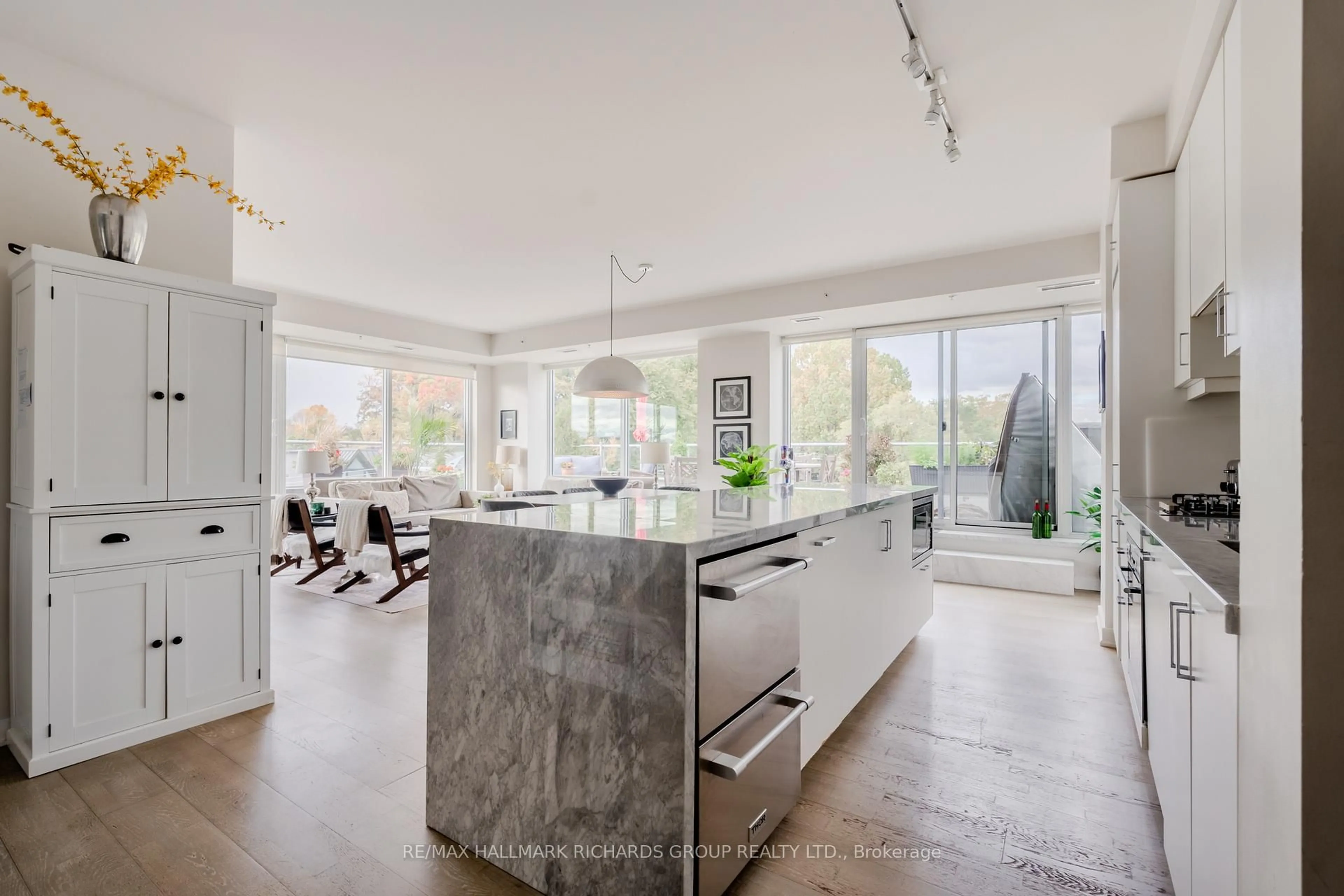 Open concept kitchen, unknown for 1960 Queen St #401, Toronto Ontario M4L 1A8