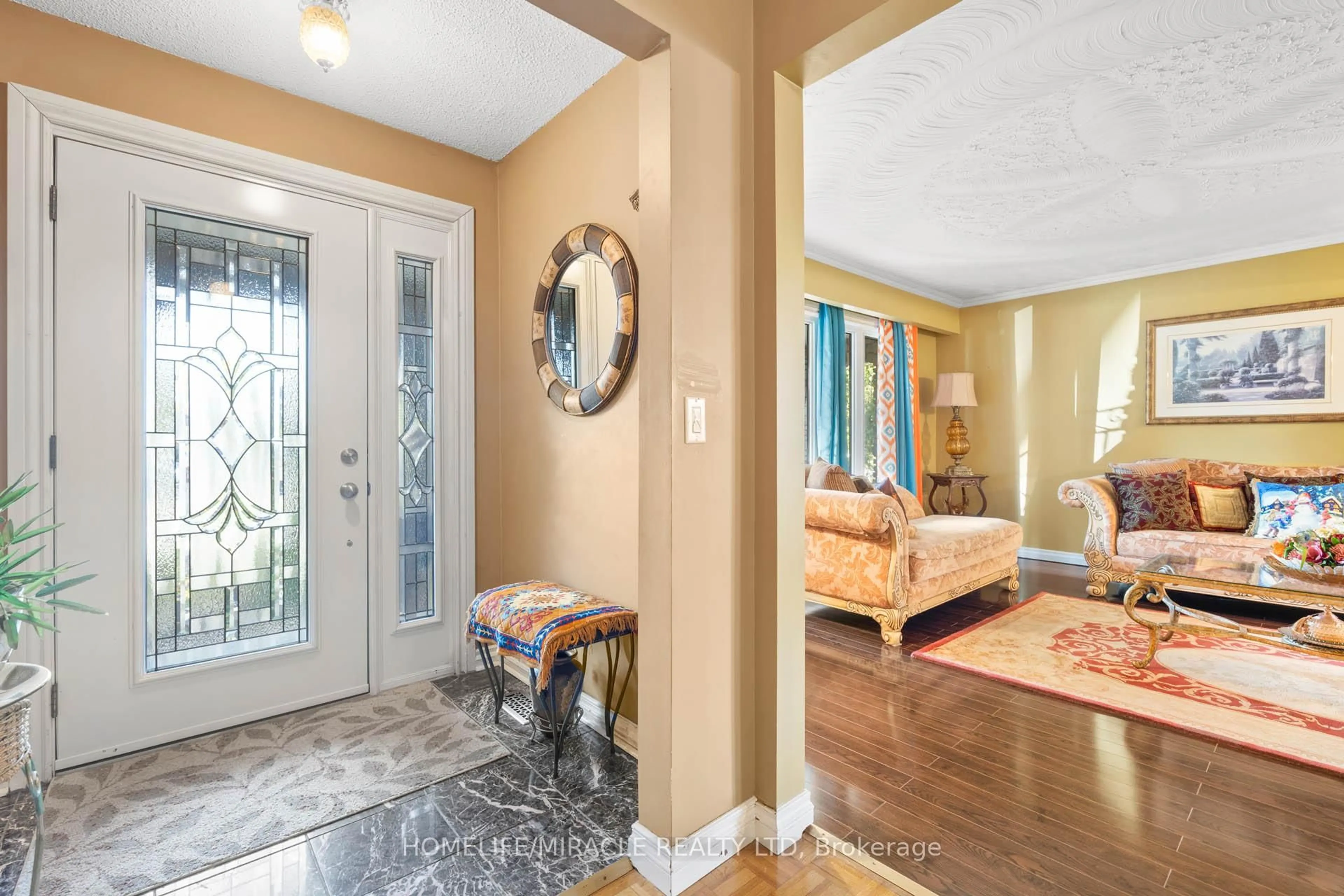 Indoor entryway for 73 Garrard Rd, Whitby Ontario L1N 3K4