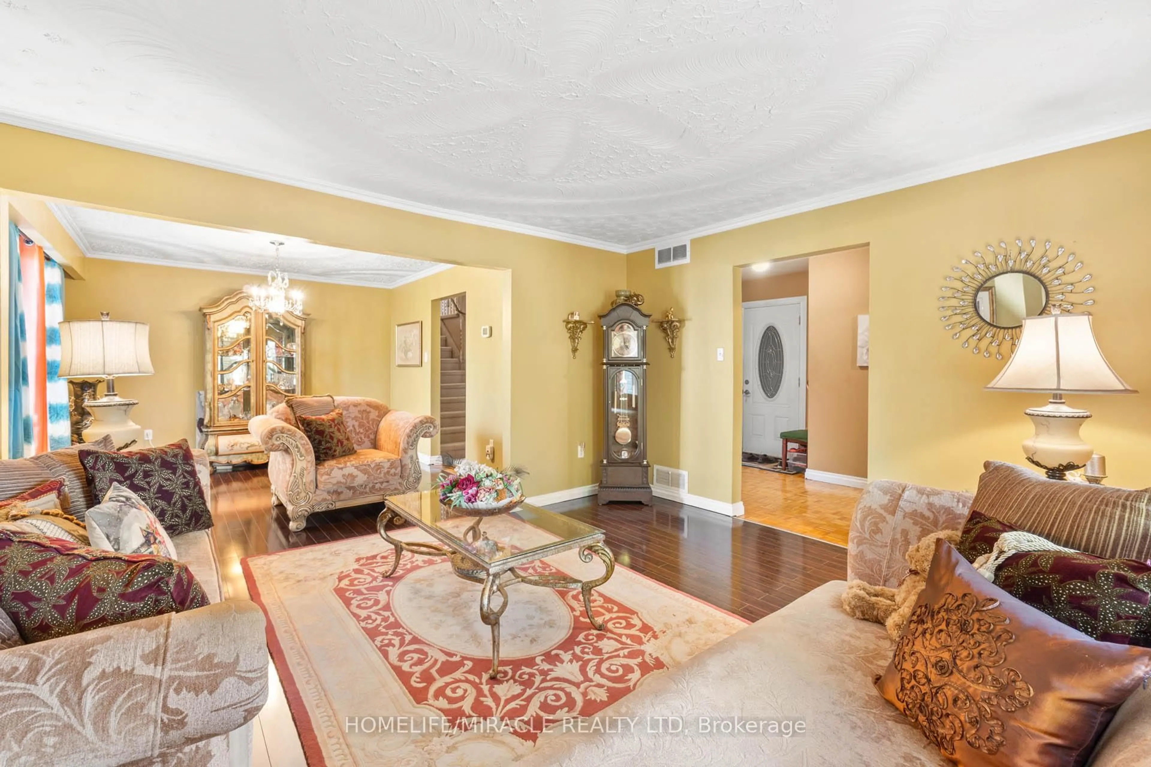 Unknown for 73 Garrard Rd, Whitby Ontario L1N 3K4