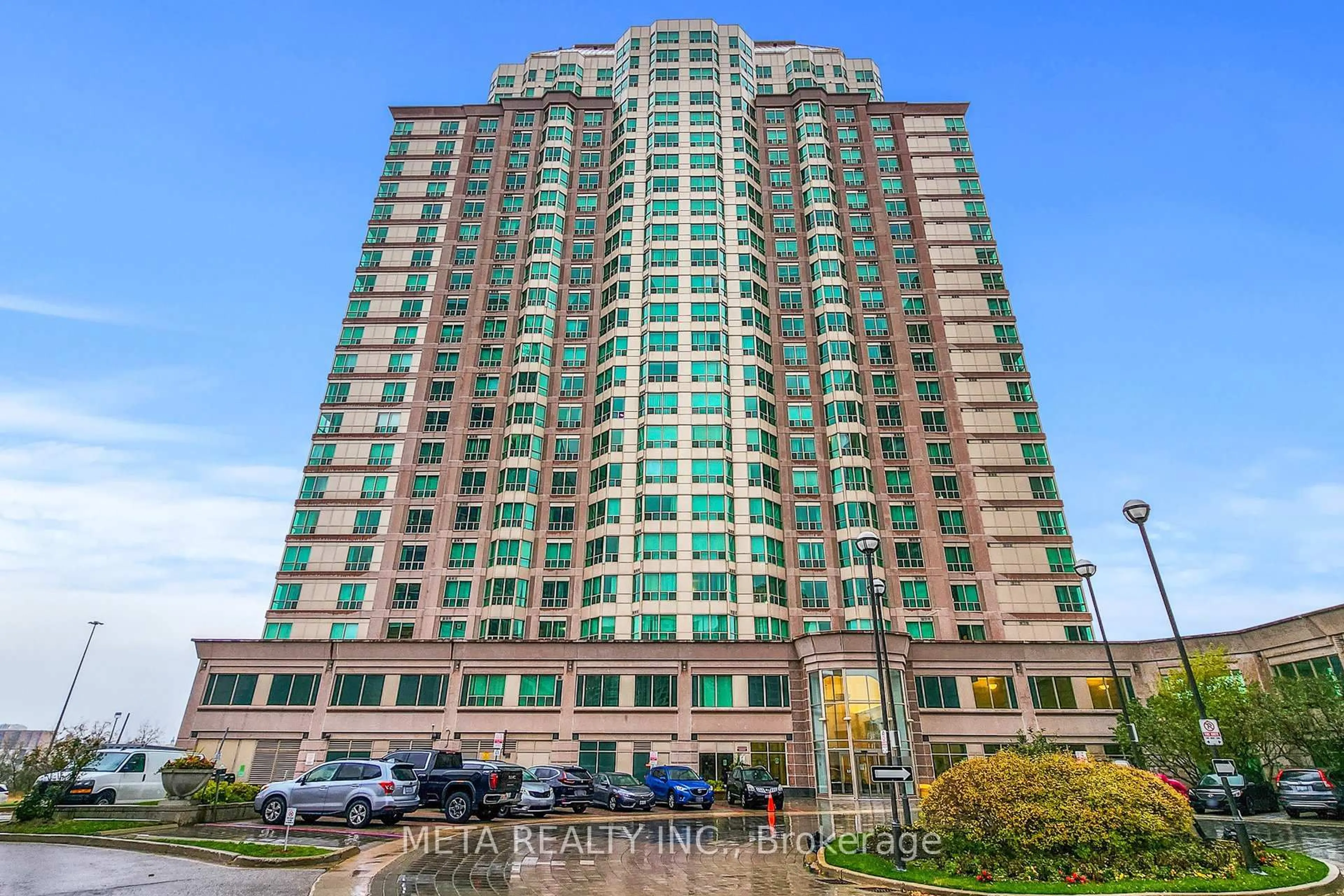 Indoor foyer for 11 Lee Centre Dr, Toronto Ontario M1H 3J5