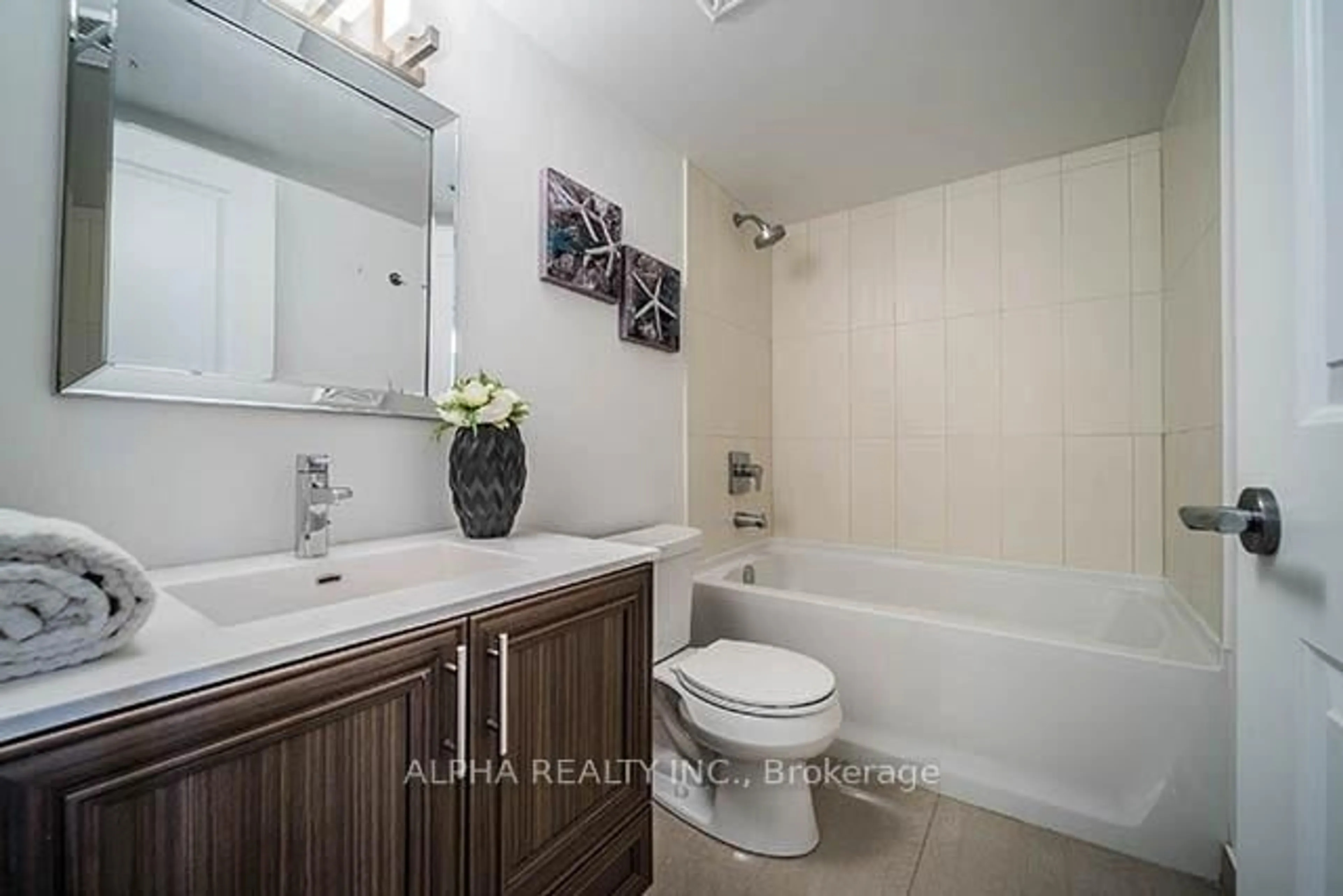 Standard bathroom, ceramic/tile floor for 185 Bonis Ave #1710, Toronto Ontario M1T 0A4