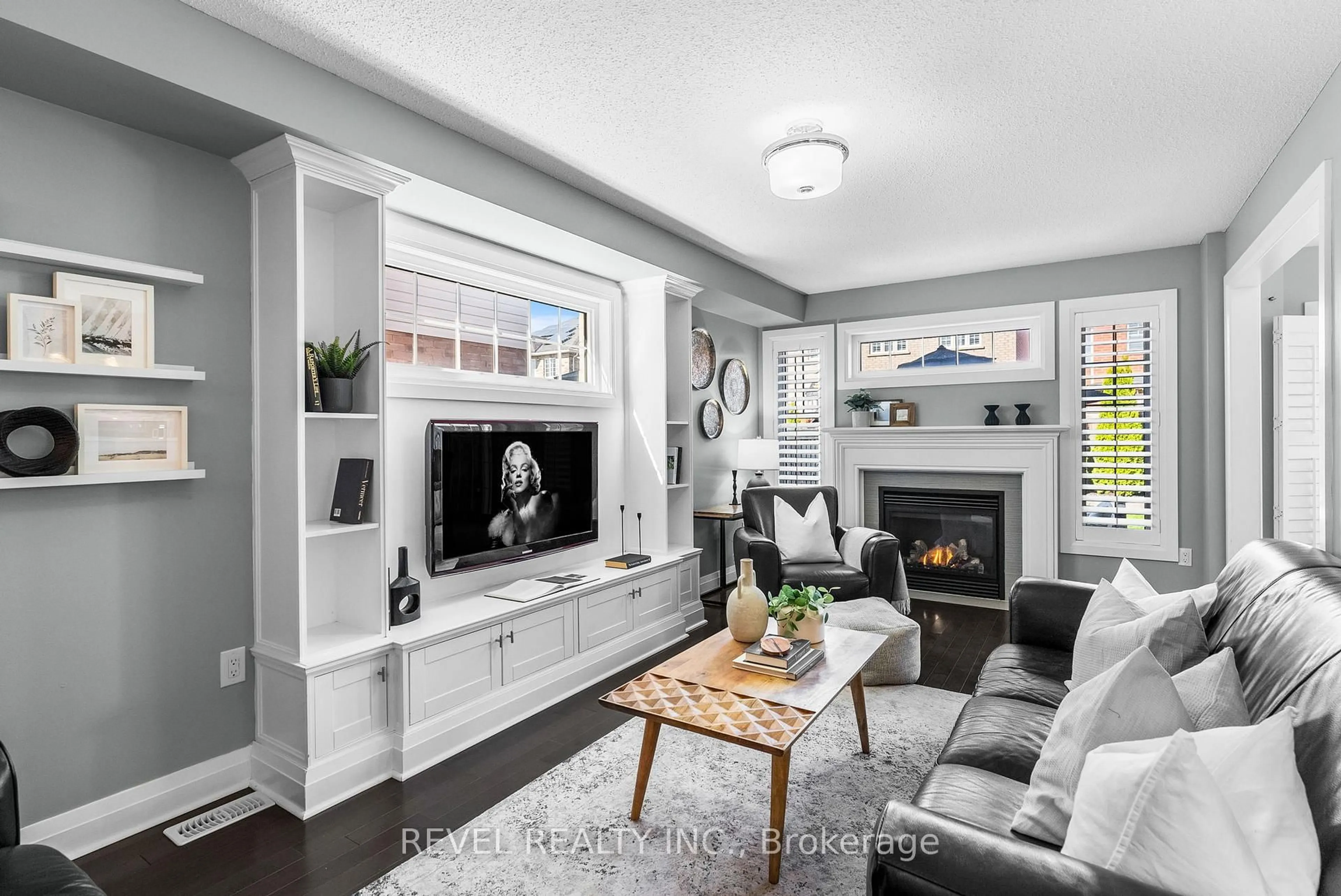 Living room with furniture, unknown for 97 Sharplin Dr, Ajax Ontario L1Z 0P3