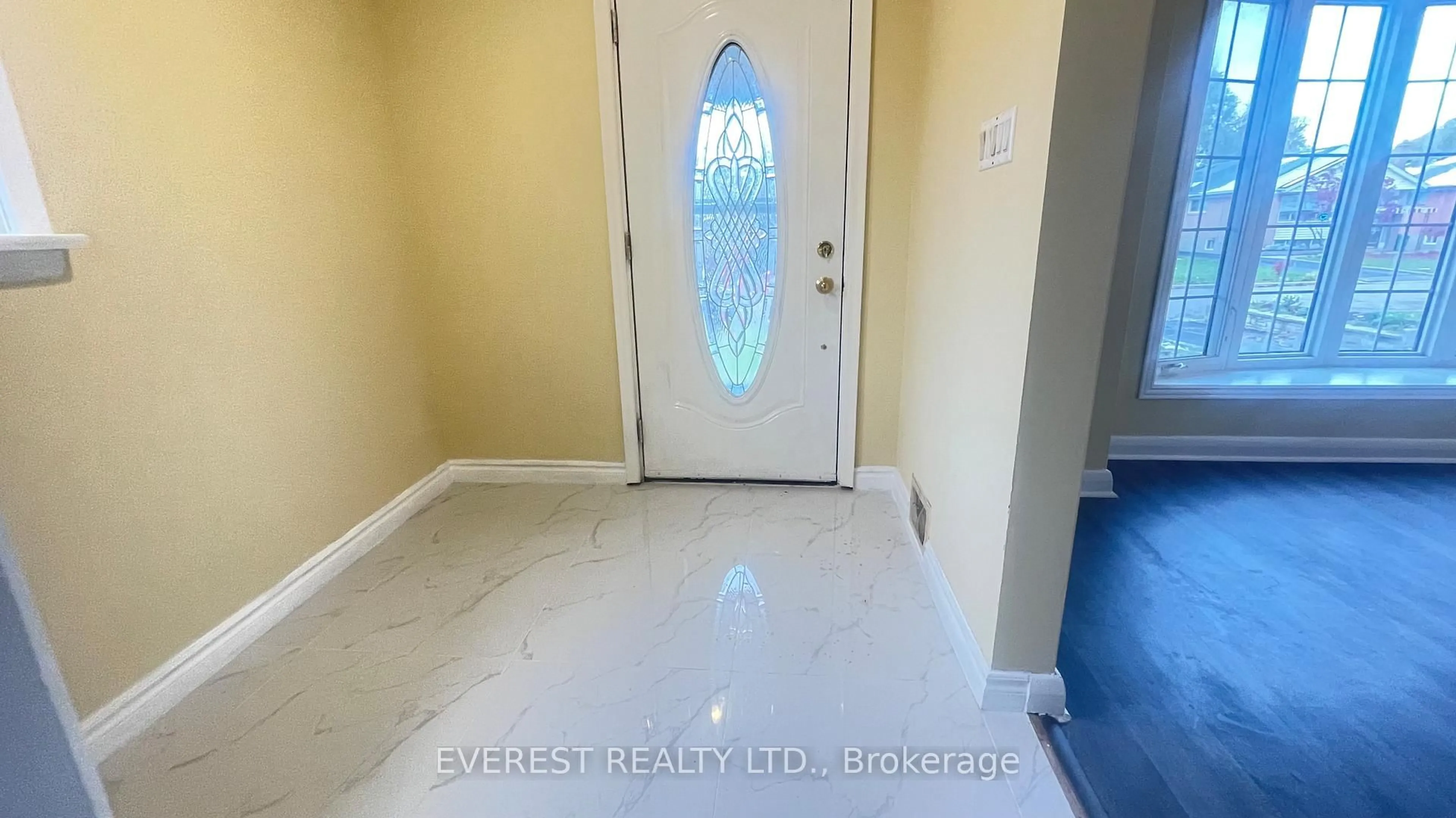Indoor entryway for 45 Kilgreggan Cres, Toronto Ontario M1J 1S4