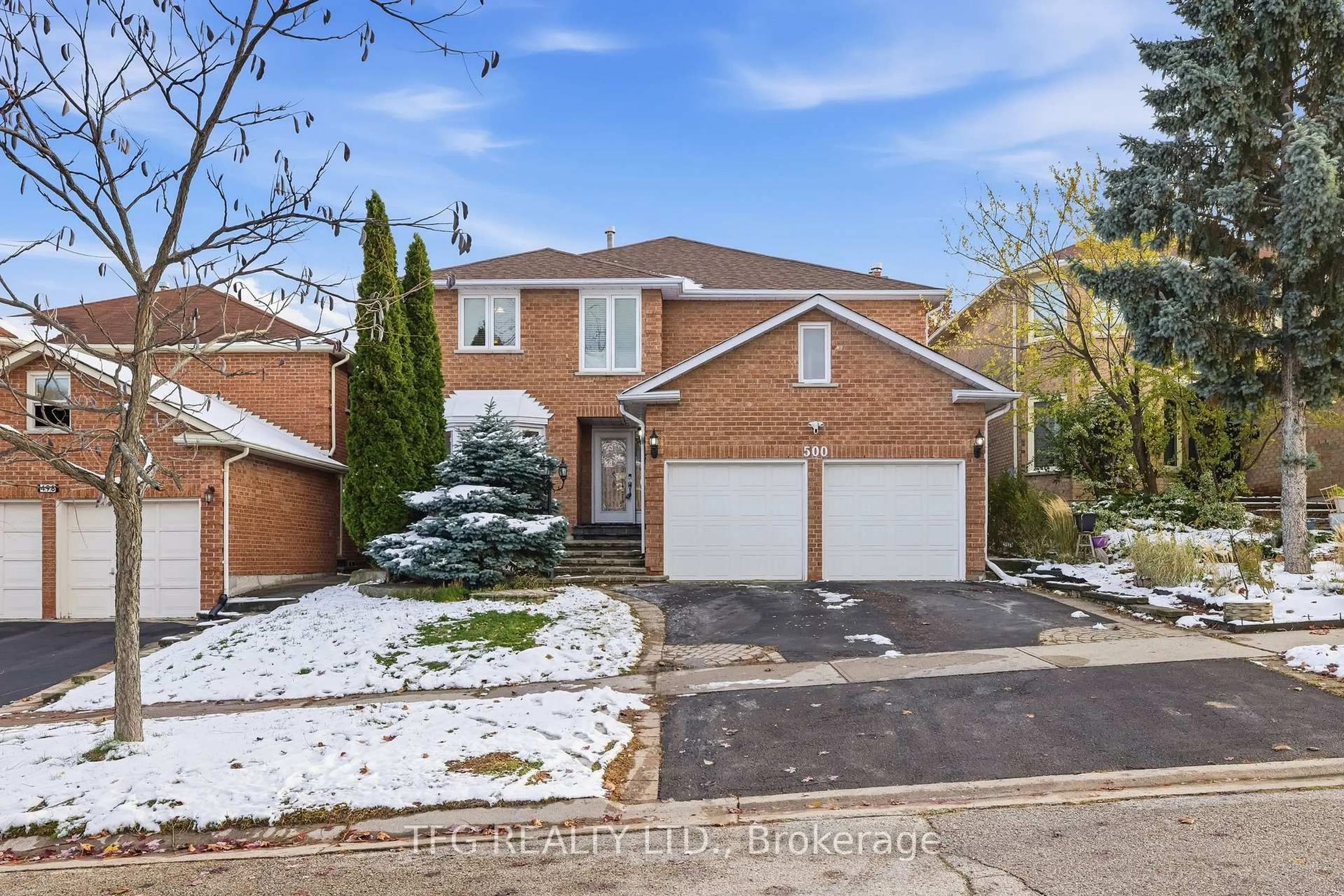 Home with brick exterior material, street for 500 Sundown Cres, Pickering Ontario L1V 6A7
