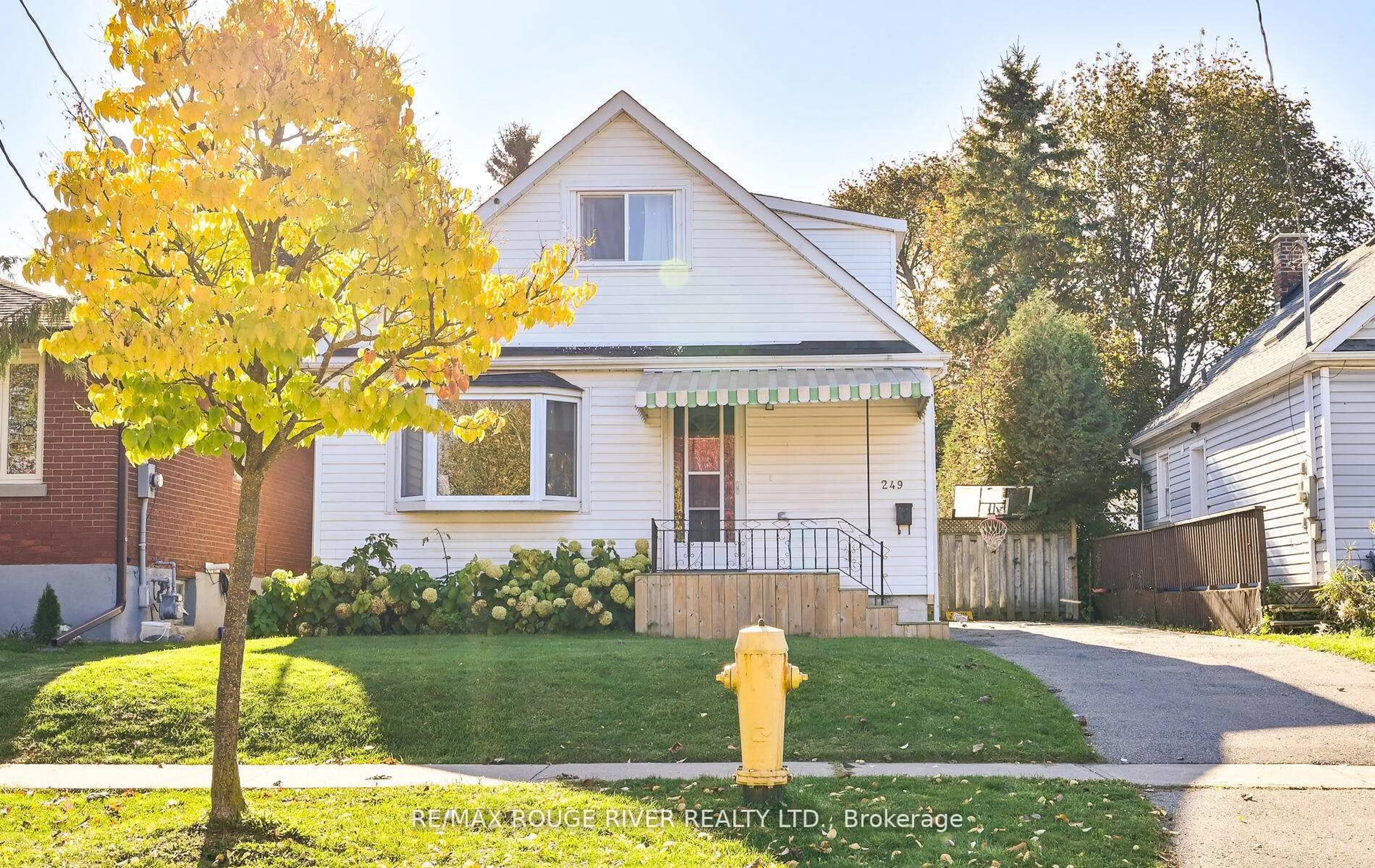 Unknown for 249 Sinclair Ave, Oshawa Ontario L1J 1W2