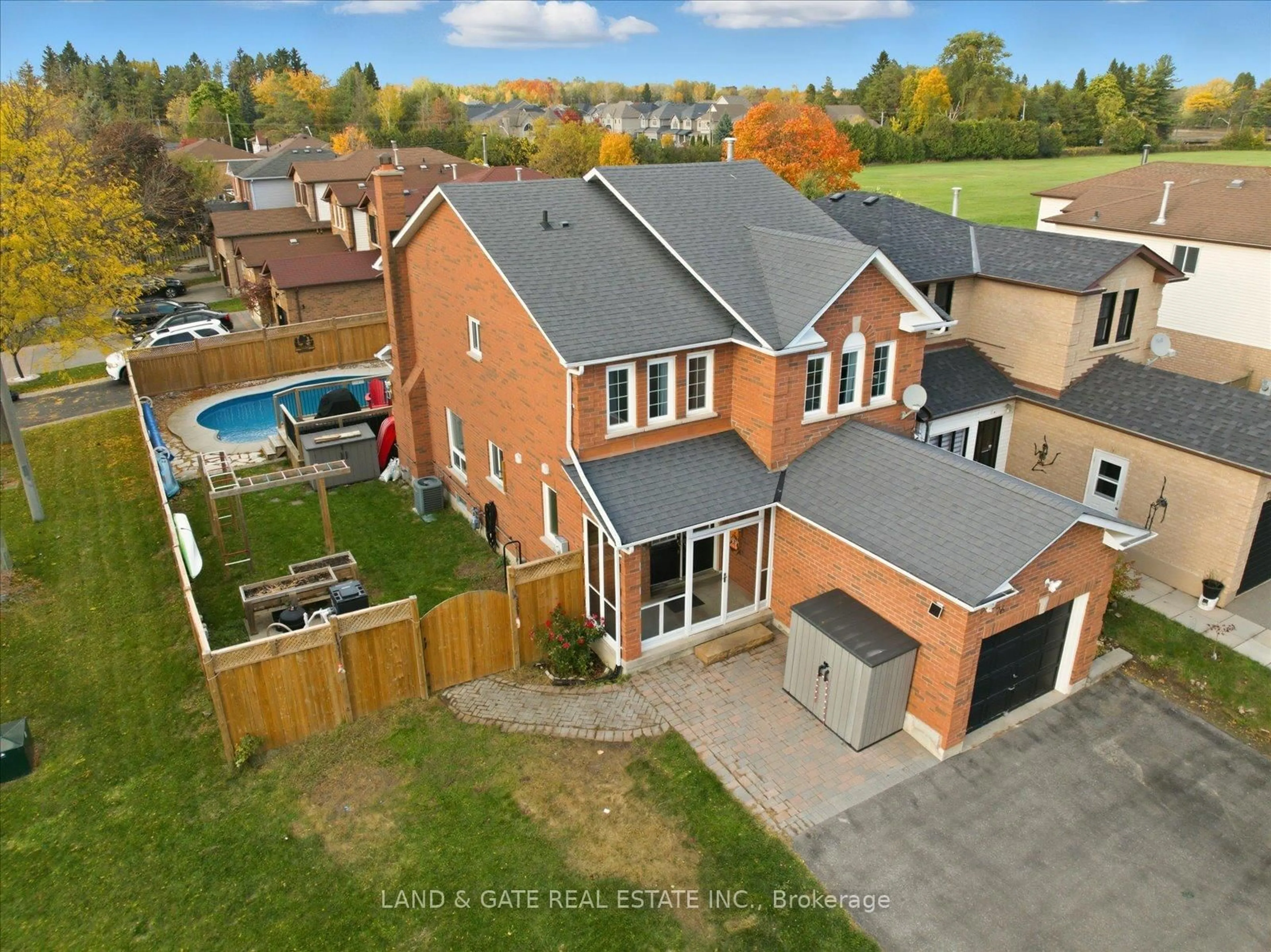 A pic from outside/outdoor area/front of a property/back of a property/a pic from drone, street for 76 Moyse Dr, Clarington Ontario L1E 2V8