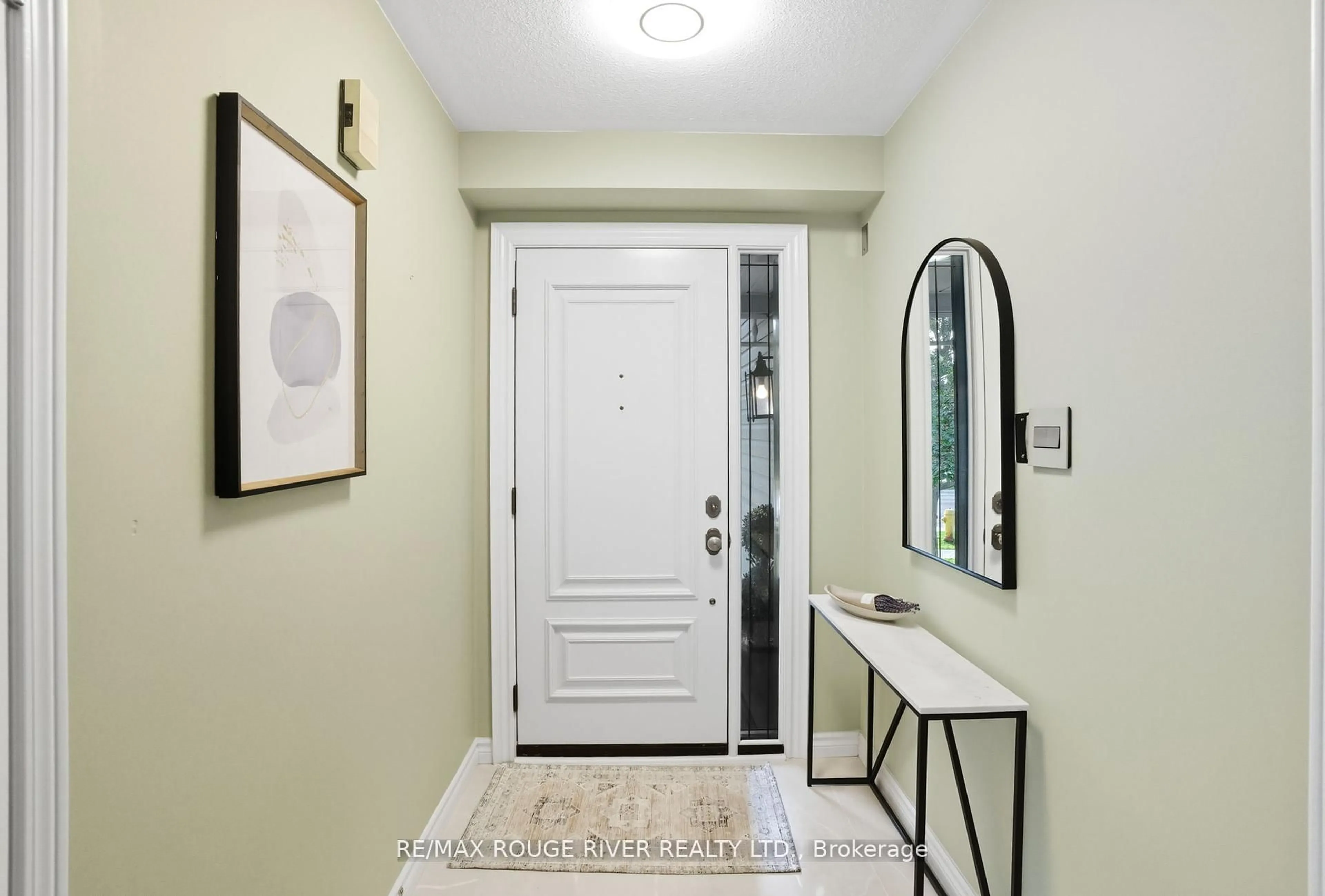 Indoor entryway for 79 Watford St, Whitby Ontario L1M 1E8