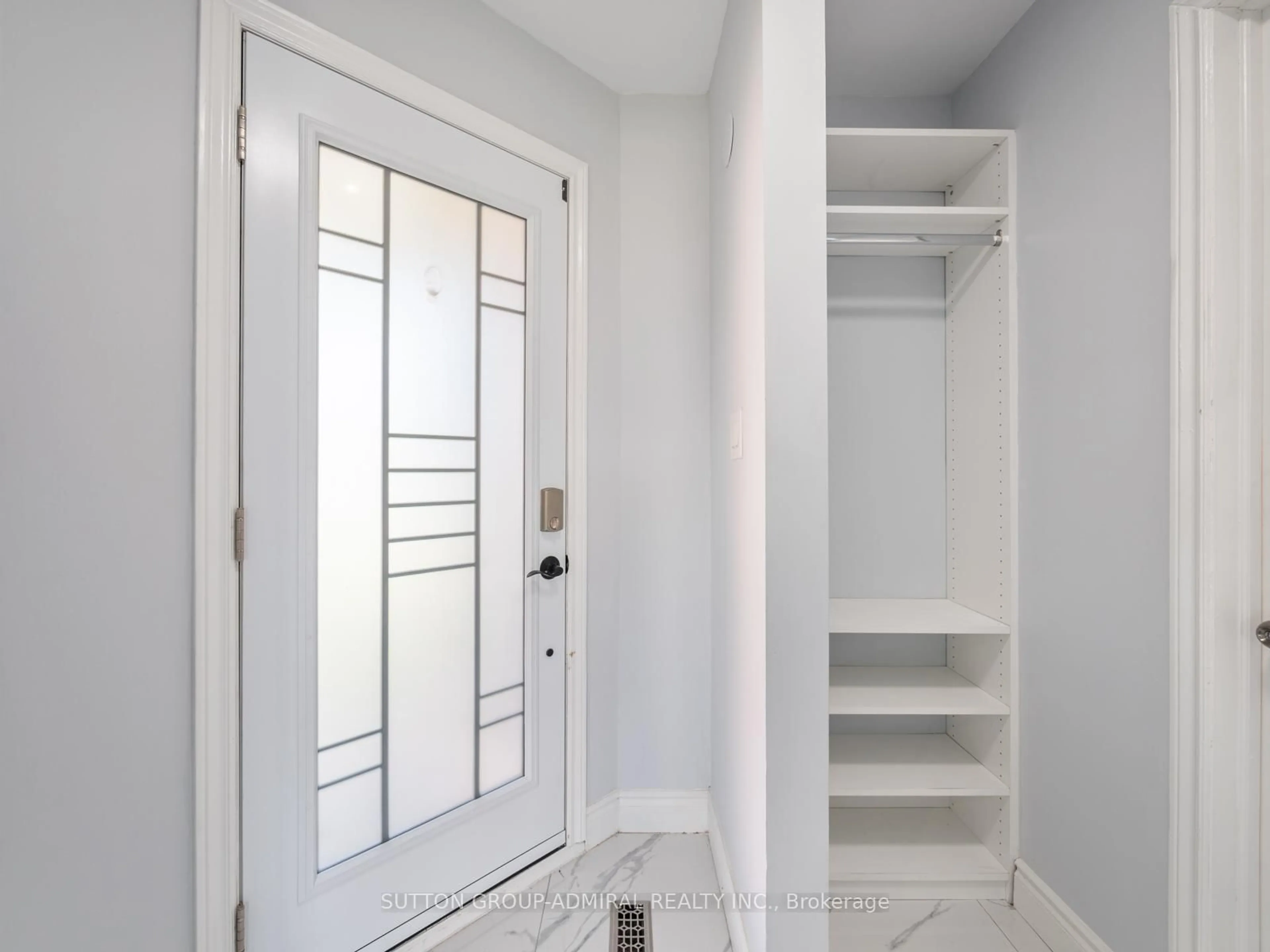 Indoor entryway for 93 McMann Cres, Clarington Ontario L1E 2W9