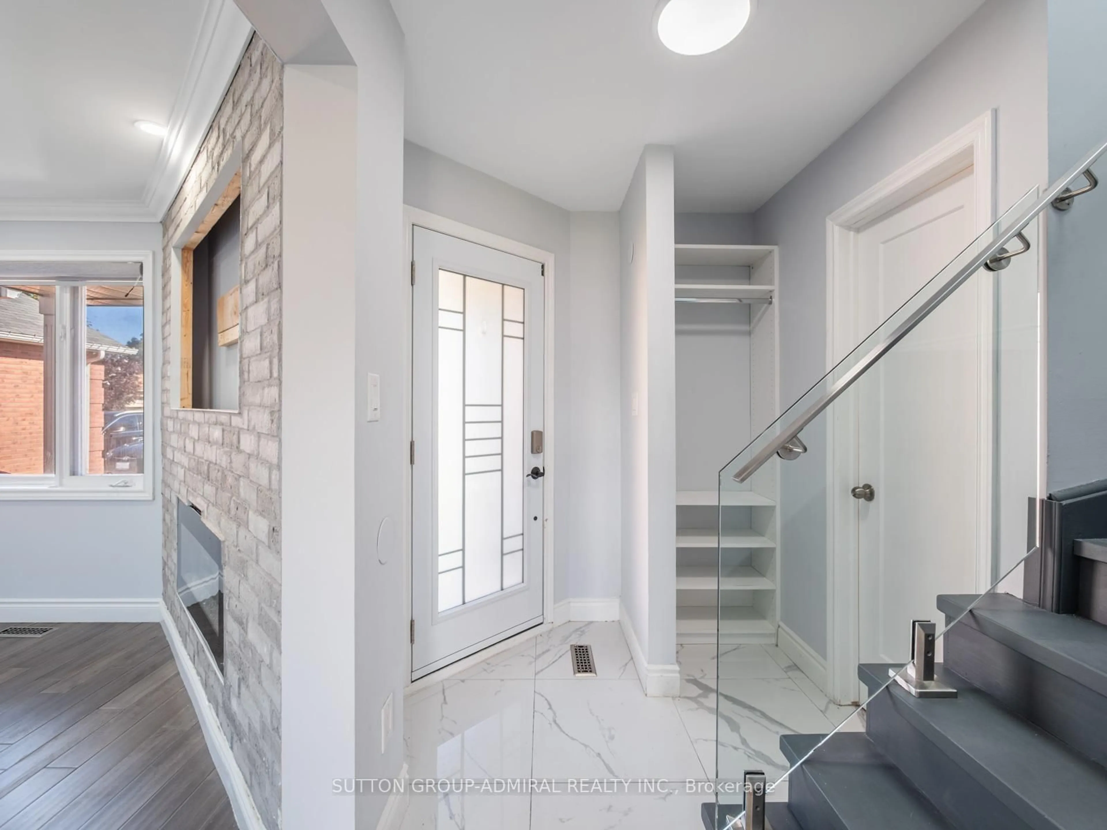 Indoor entryway for 93 McMann Cres, Clarington Ontario L1E 2W9