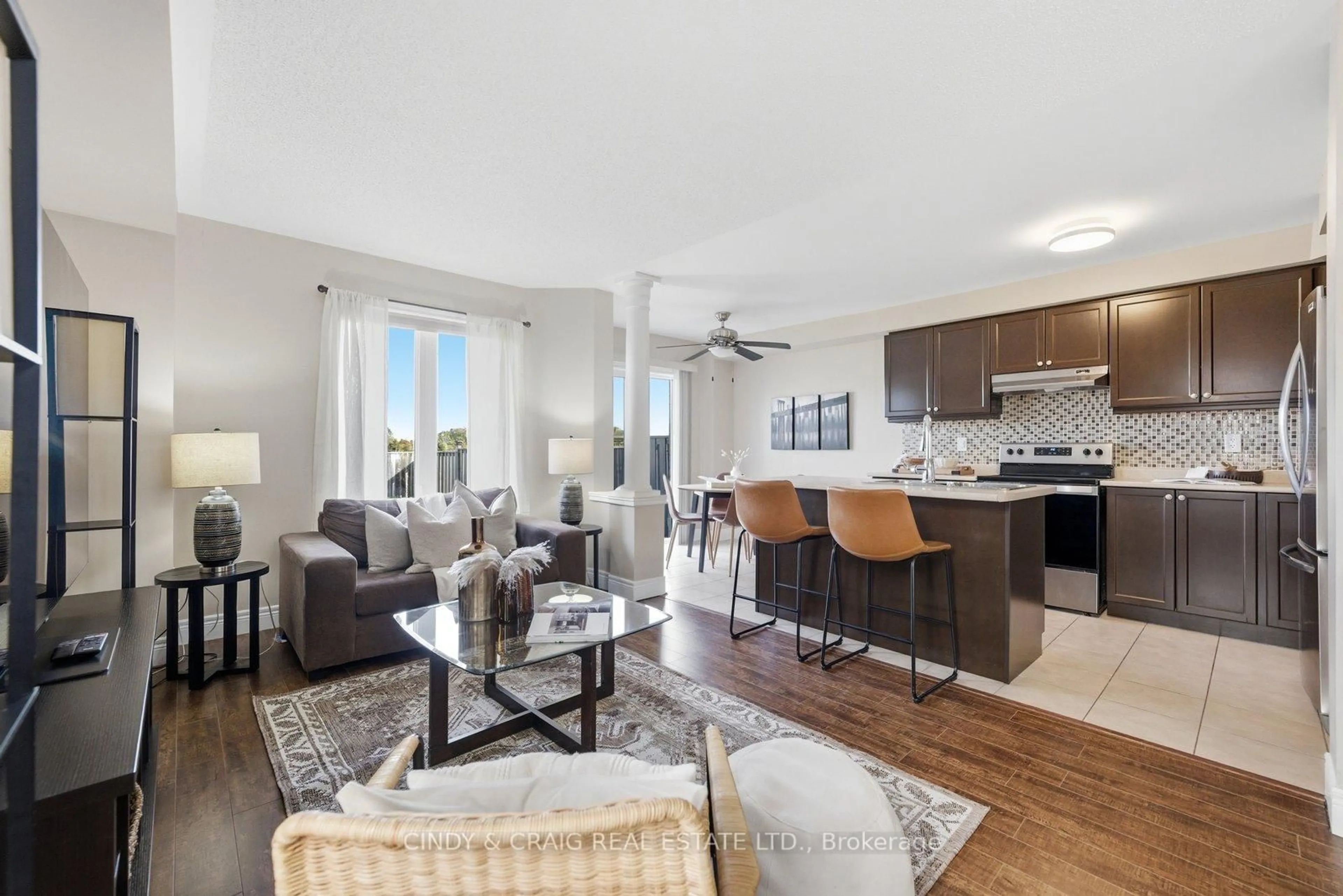 Open concept kitchen, unknown for 119 Dewell Cres, Clarington Ontario L1E 0B8