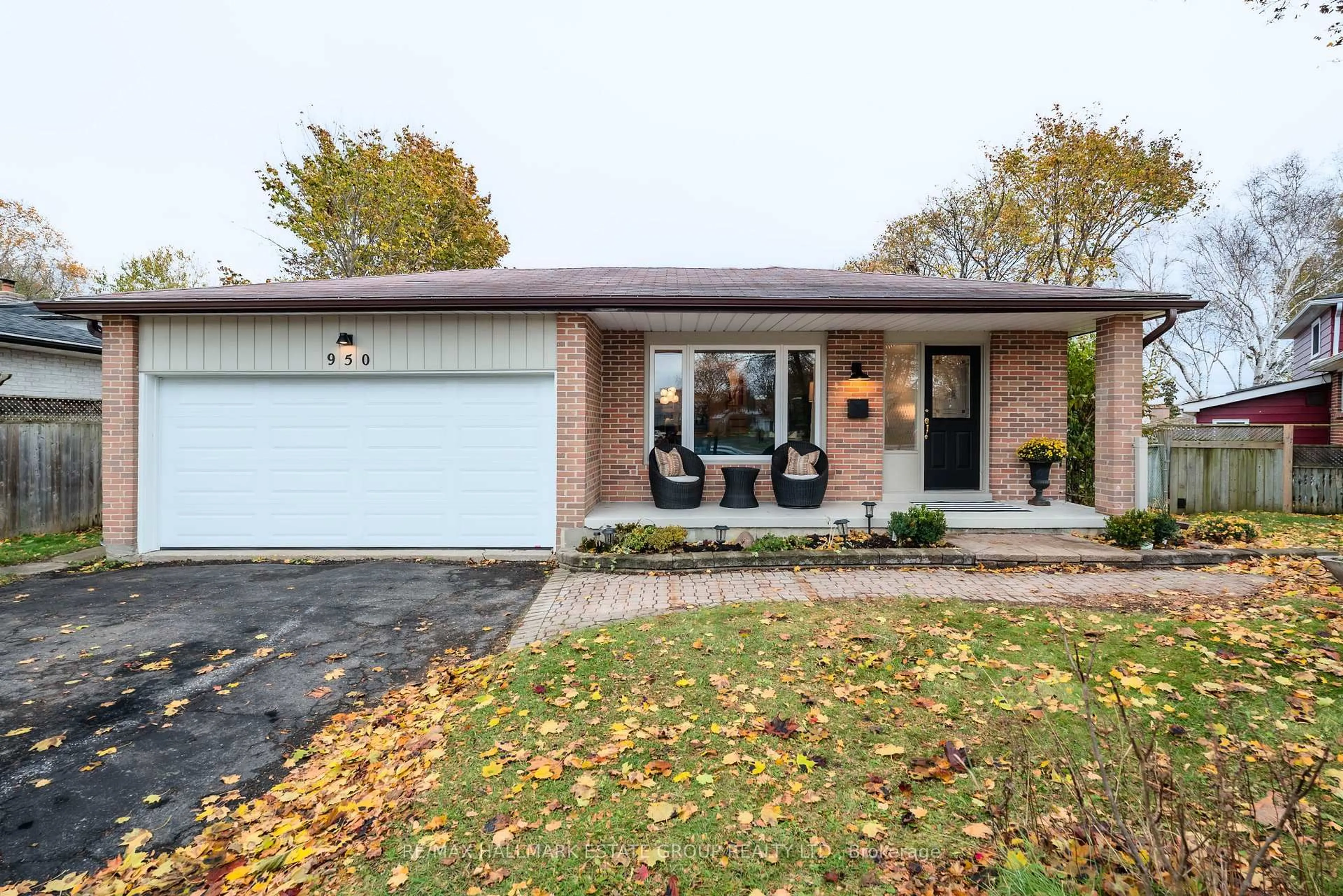 Home with brick exterior material, street for 950 Bayshore Crt, Pickering Ontario L1W 2Y3