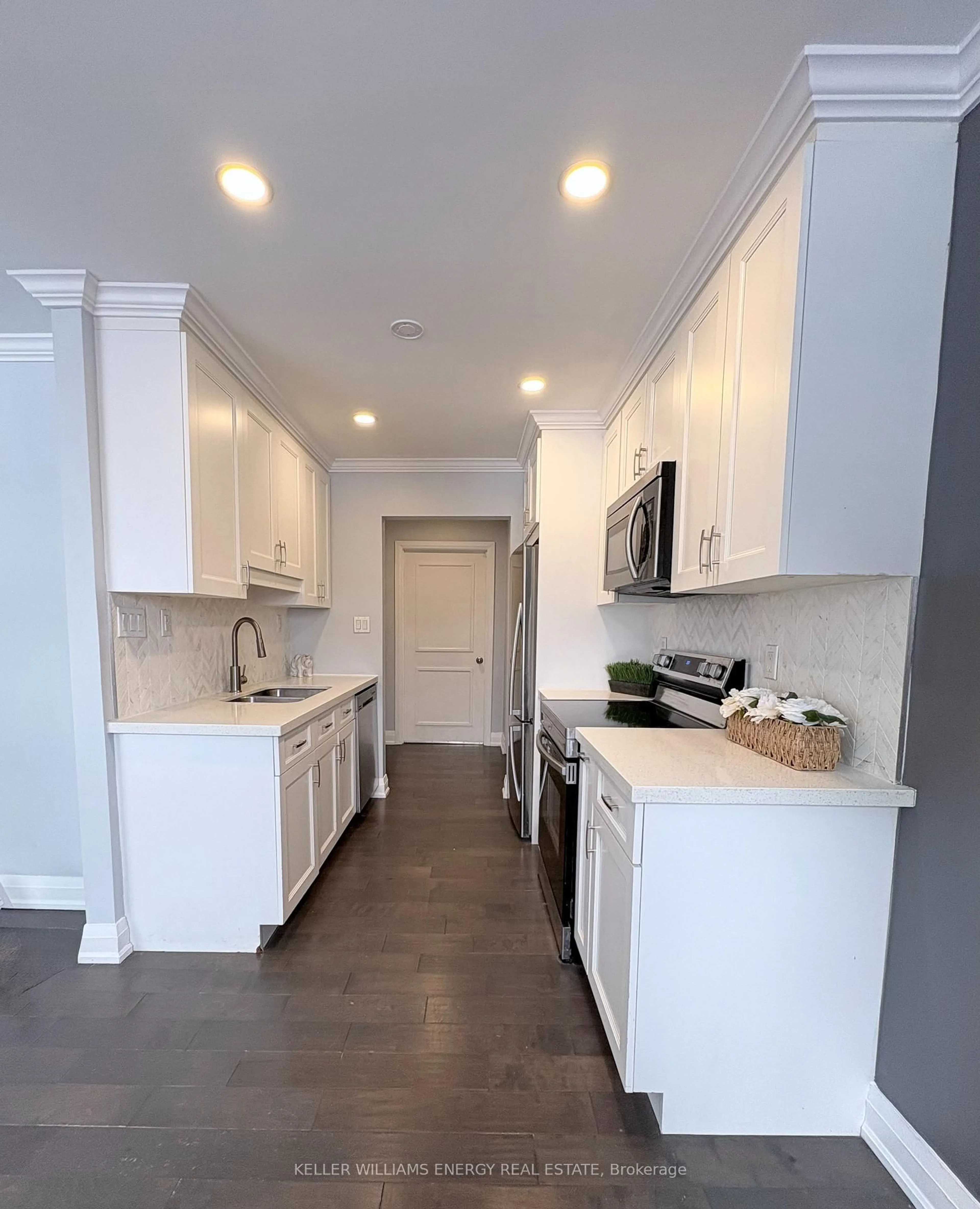 Open concept kitchen, unknown for 540 Mary St #1, Whitby Ontario L1N 2R1