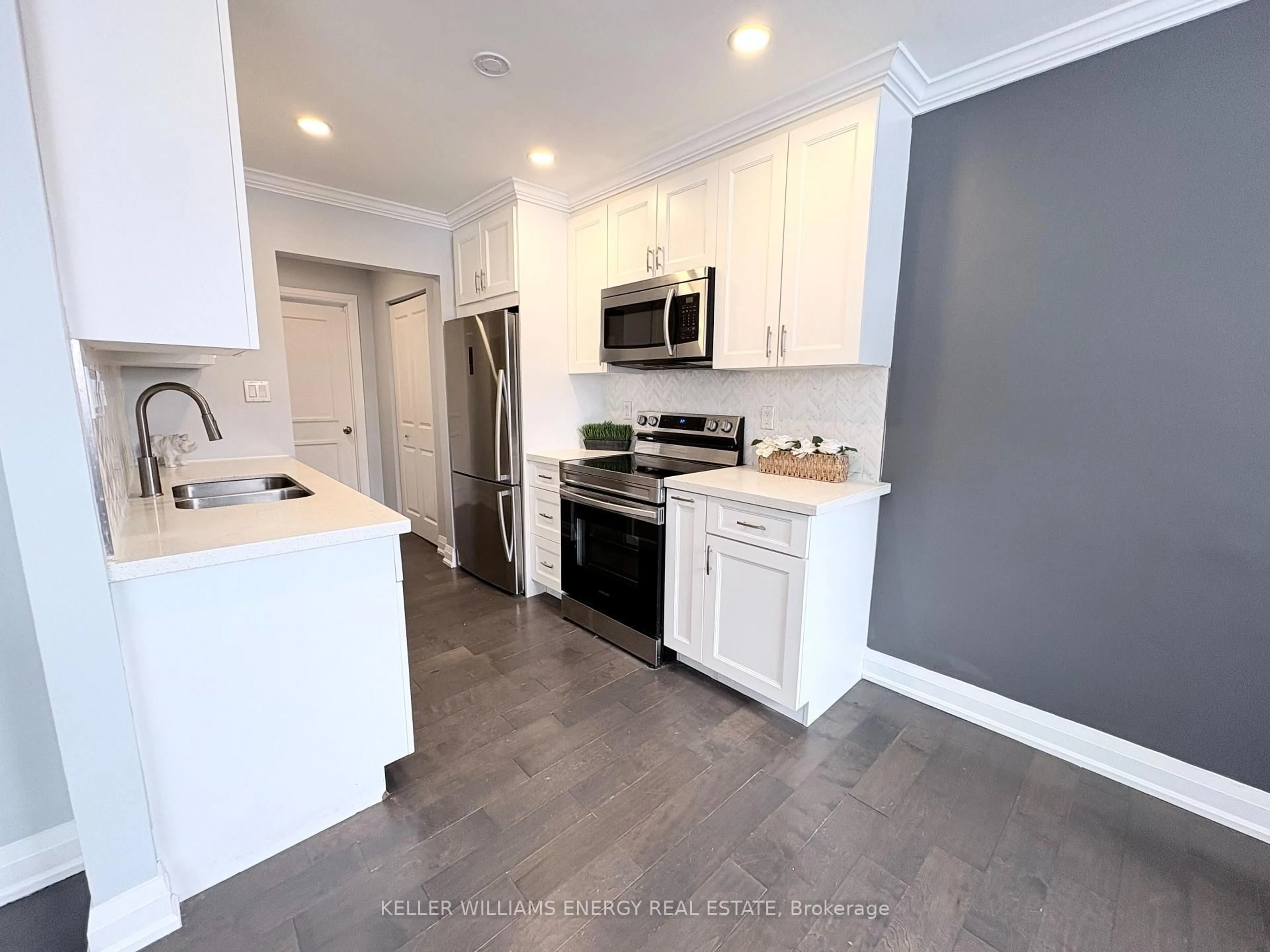 Open concept kitchen, unknown for 540 Mary St #1, Whitby Ontario L1N 2R1