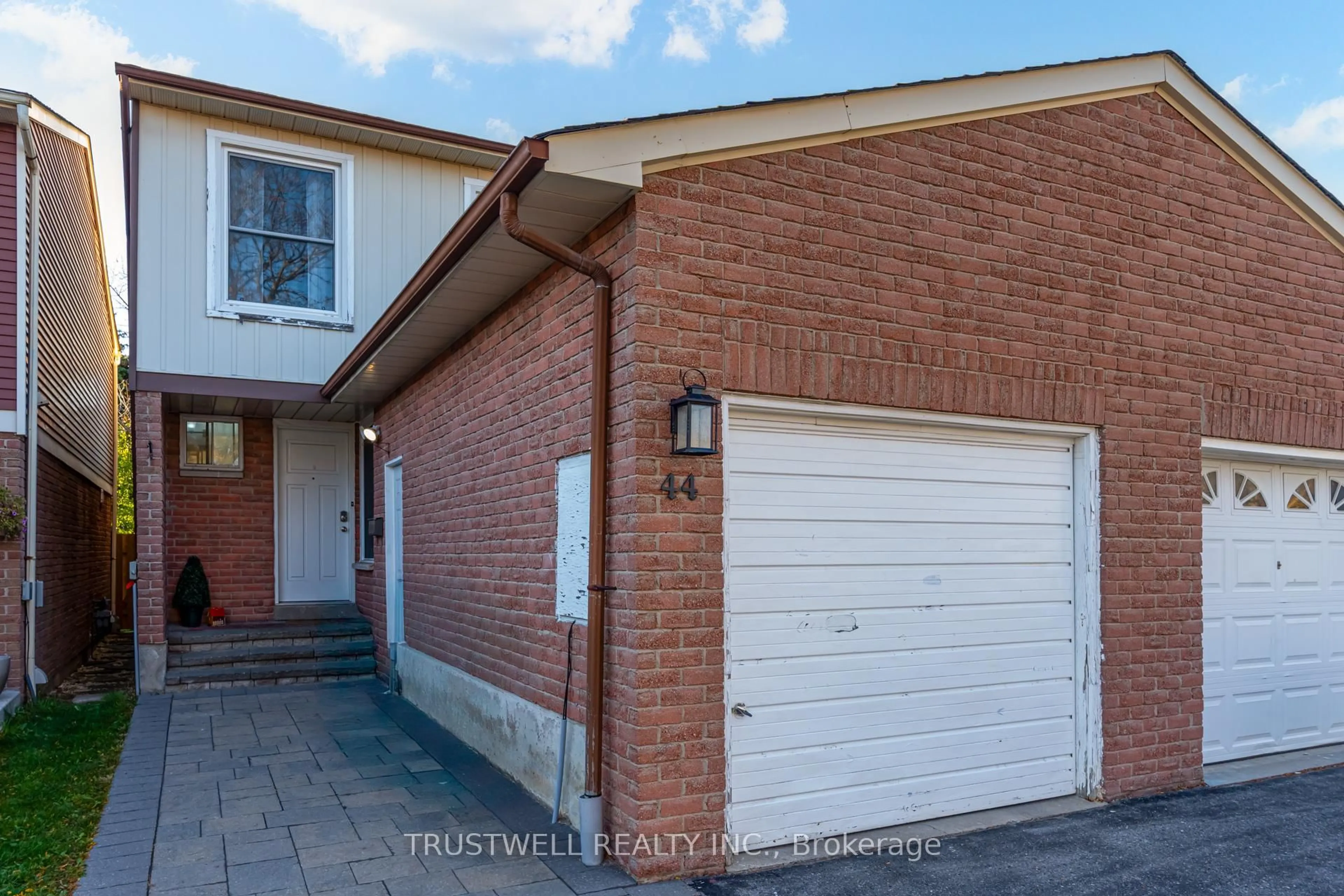 Home with brick exterior material, street for 44 Caronia Sq, Toronto Ontario M1B 2Z8