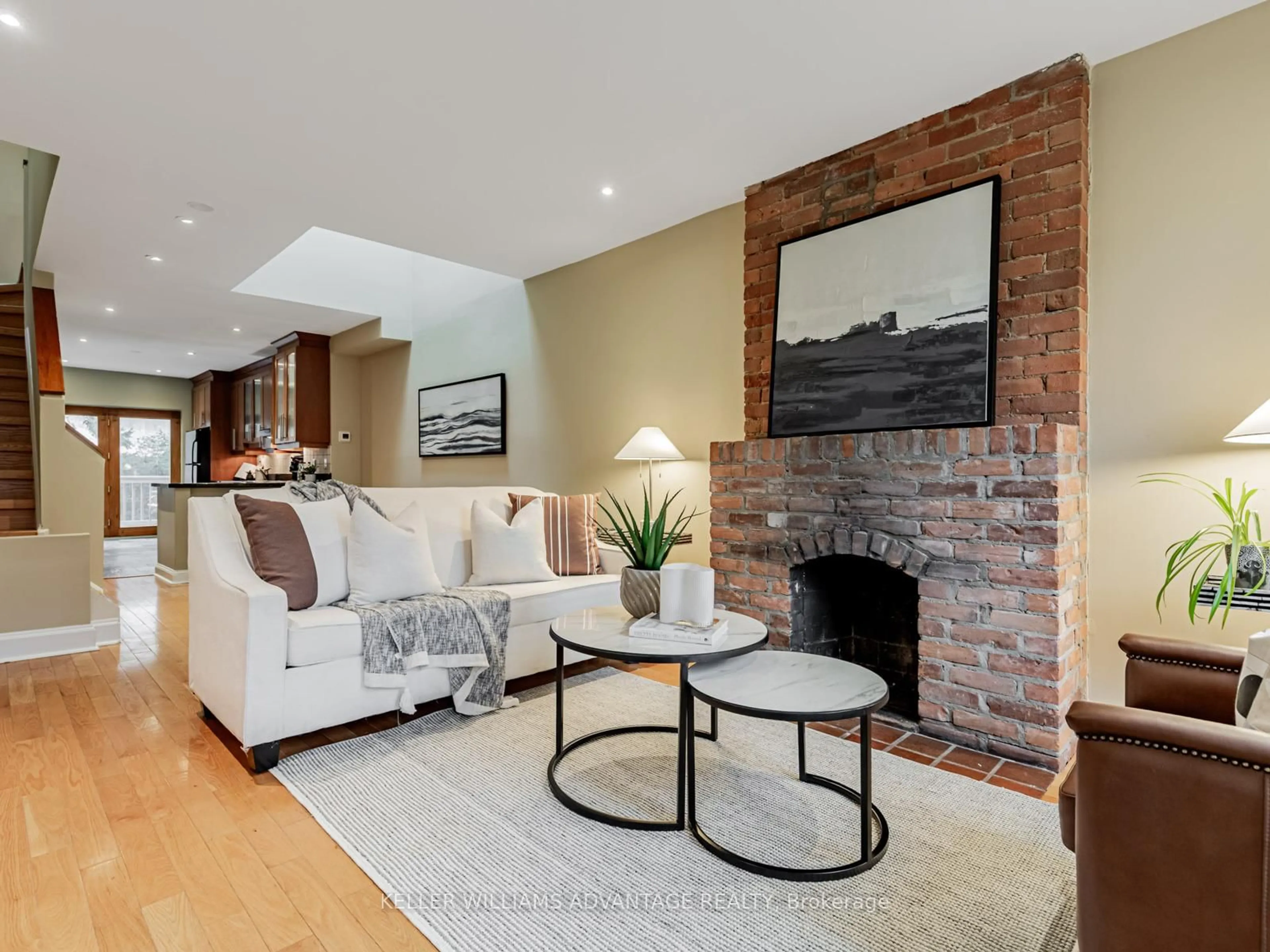 Living room with furniture, unknown for 93 Gough Ave, Toronto Ontario M4K 3N9