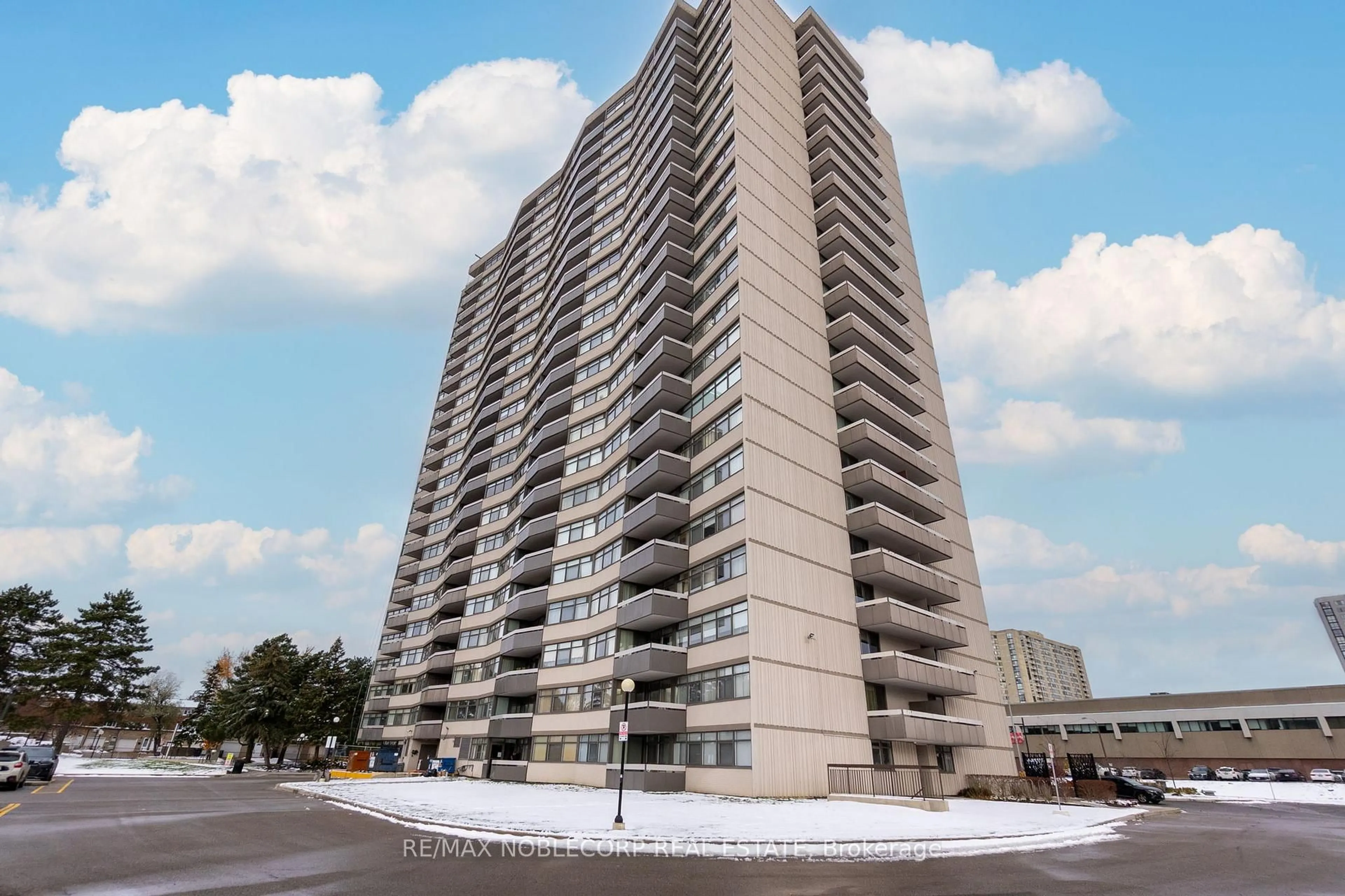 Unknown for 3131 Bridletowne Circ #901, Toronto Ontario M1W 2S9