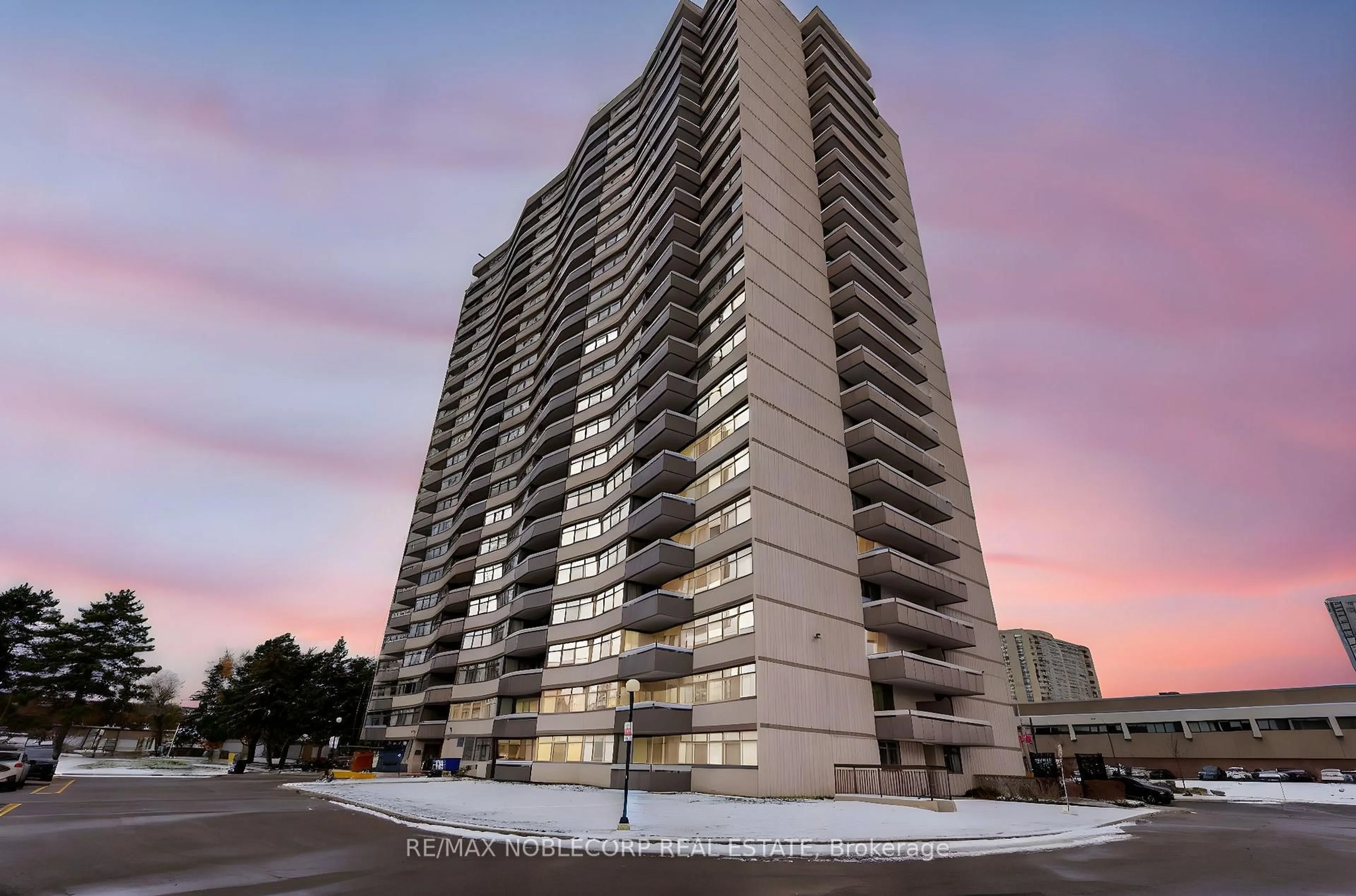 A pic from outside/outdoor area/front of a property/back of a property/a pic from drone, building for 3131 Bridletowne Circ #901, Toronto Ontario M1W 2S9