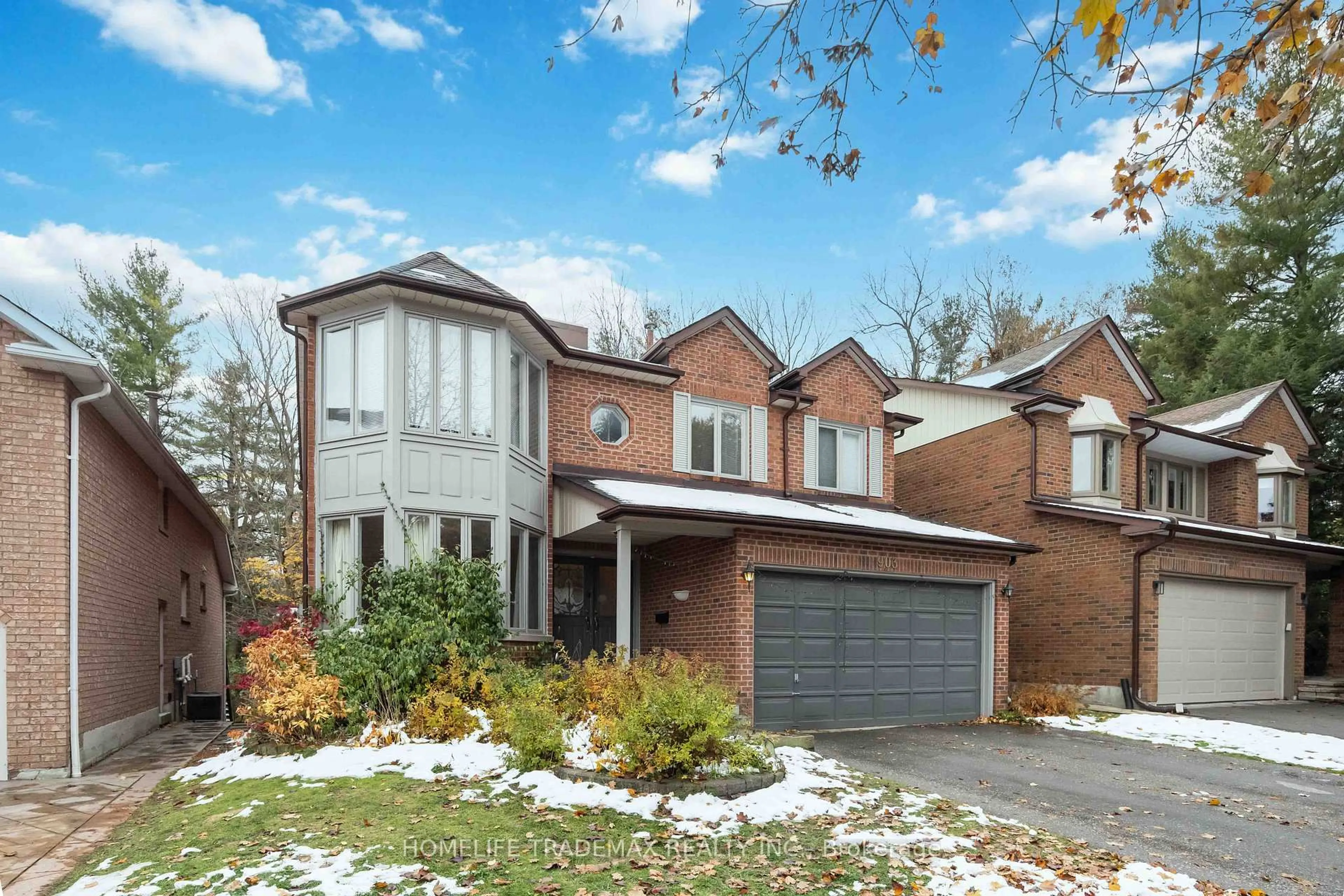 Home with brick exterior material, street for 903 Alanbury Cres, Pickering Ontario L1X 2S3