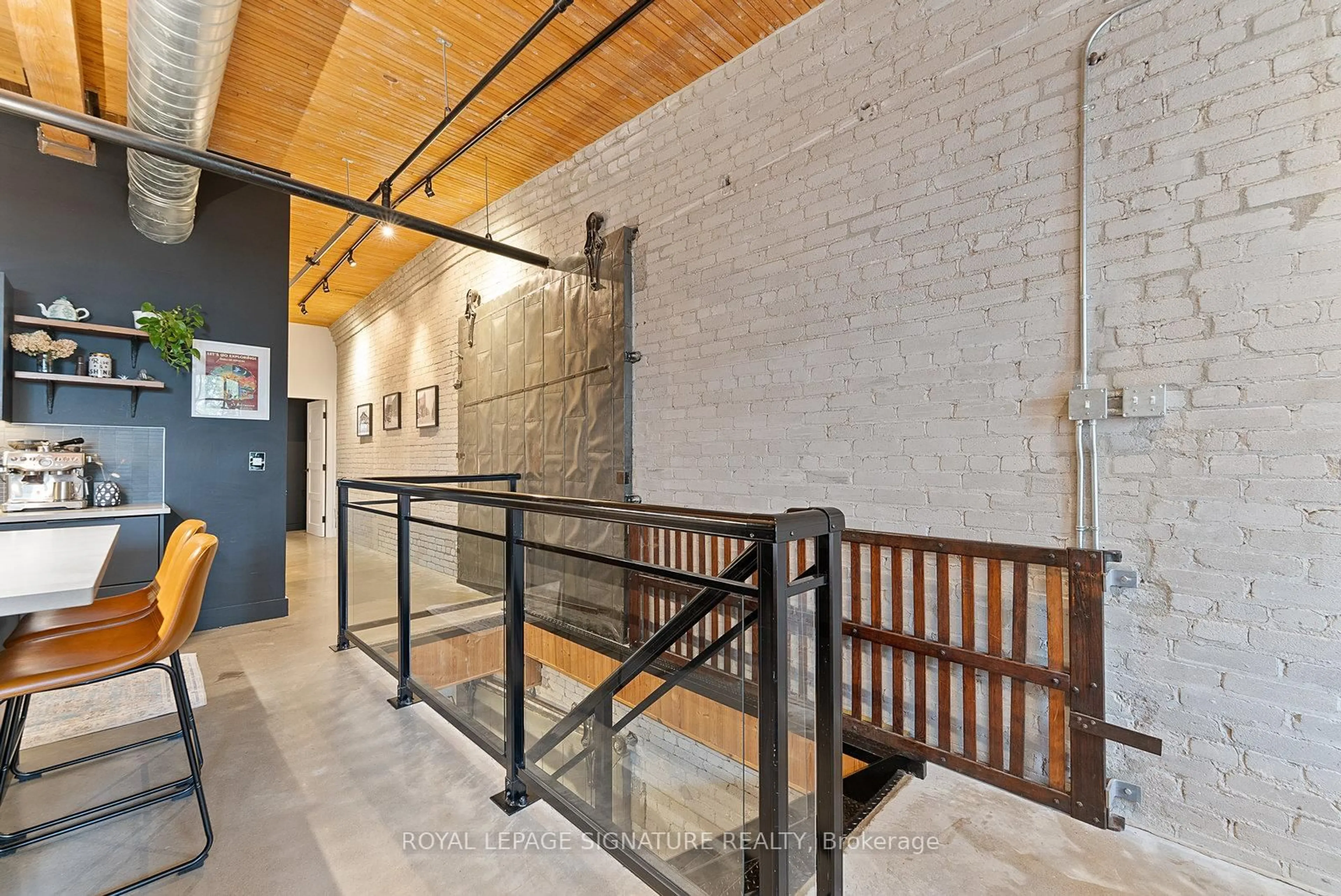 Indoor foyer for 68 Broadview Ave #430, Toronto Ontario M4M 2E6