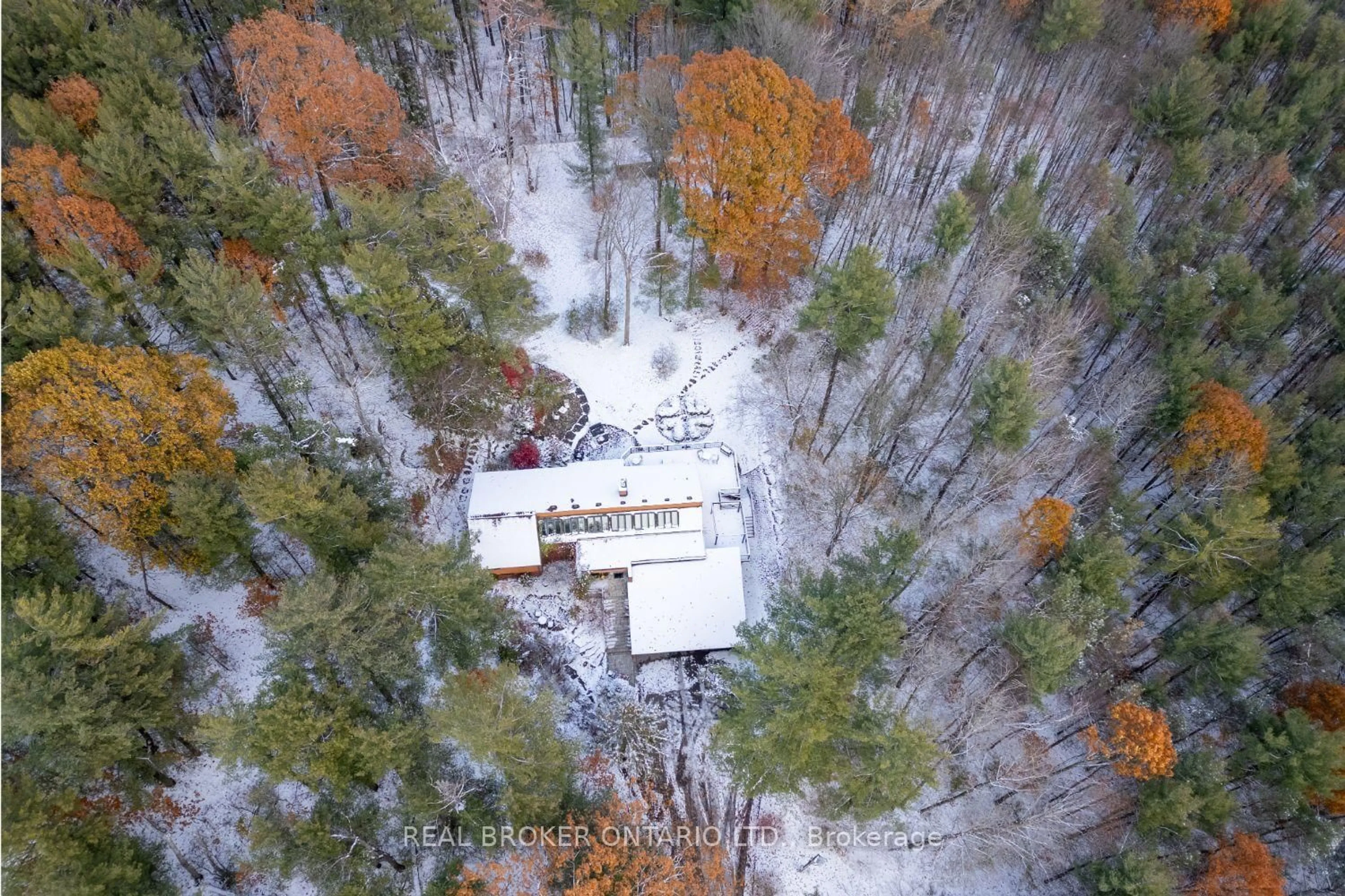 A pic from outside/outdoor area/front of a property/back of a property/a pic from drone, unknown for 5 Sumac Rd, Clarington Ontario L0B 1B0