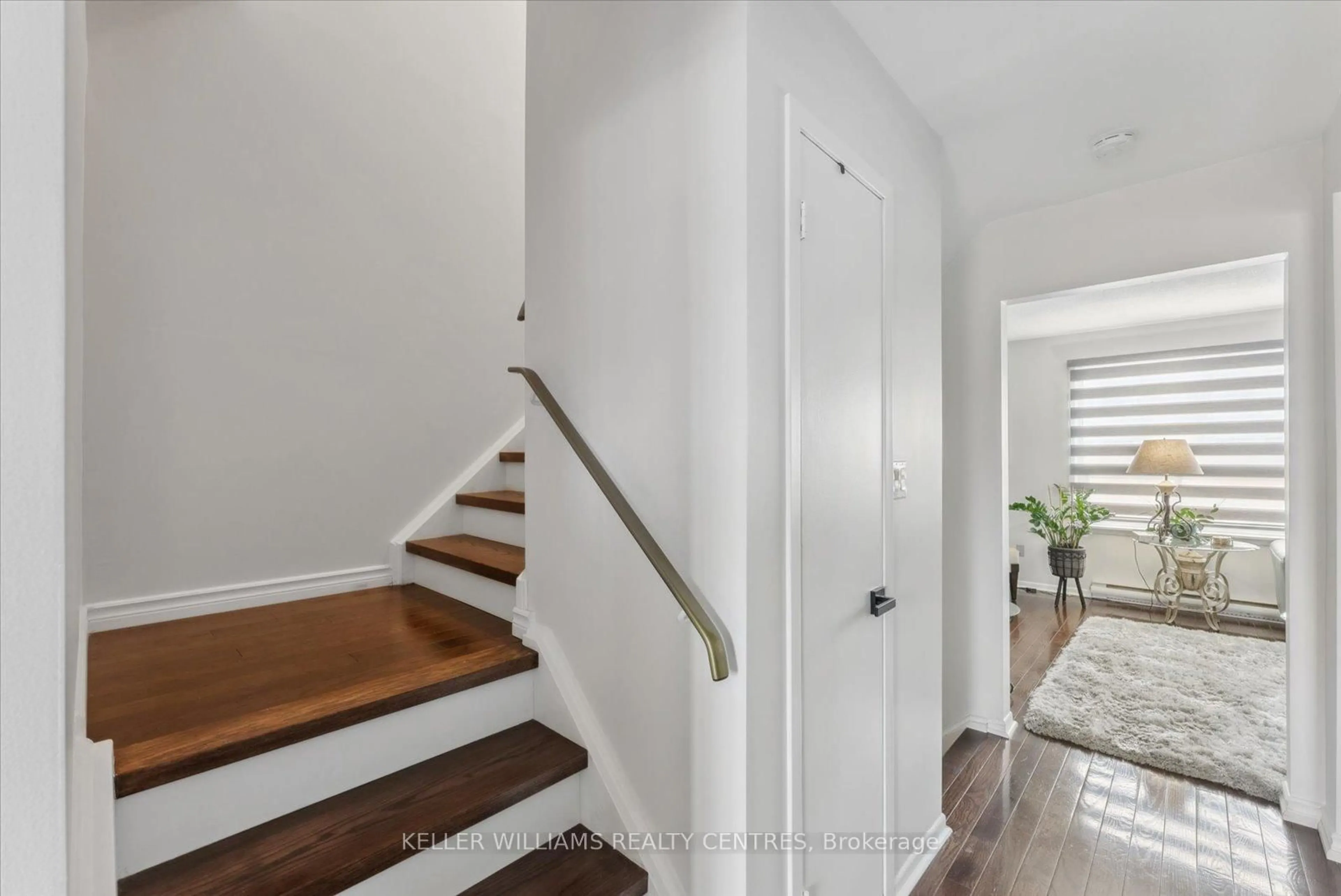 Indoor entryway for 85 Deacon Lane #85, Ajax Ontario L1S 2T4