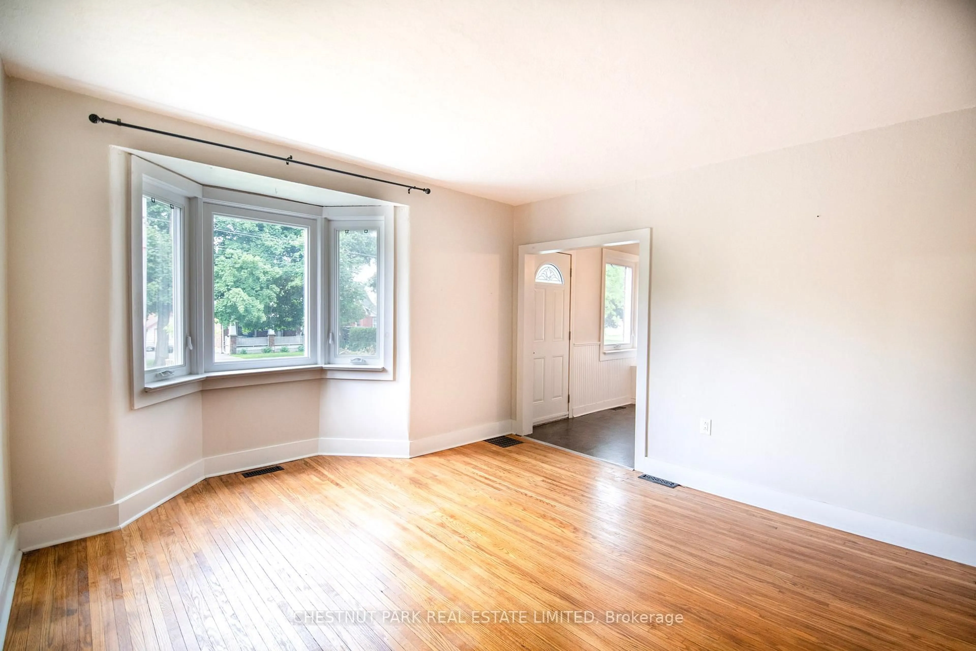 A pic of a room for 174 Gibbons St, Oshawa Ontario L1J 4Y3