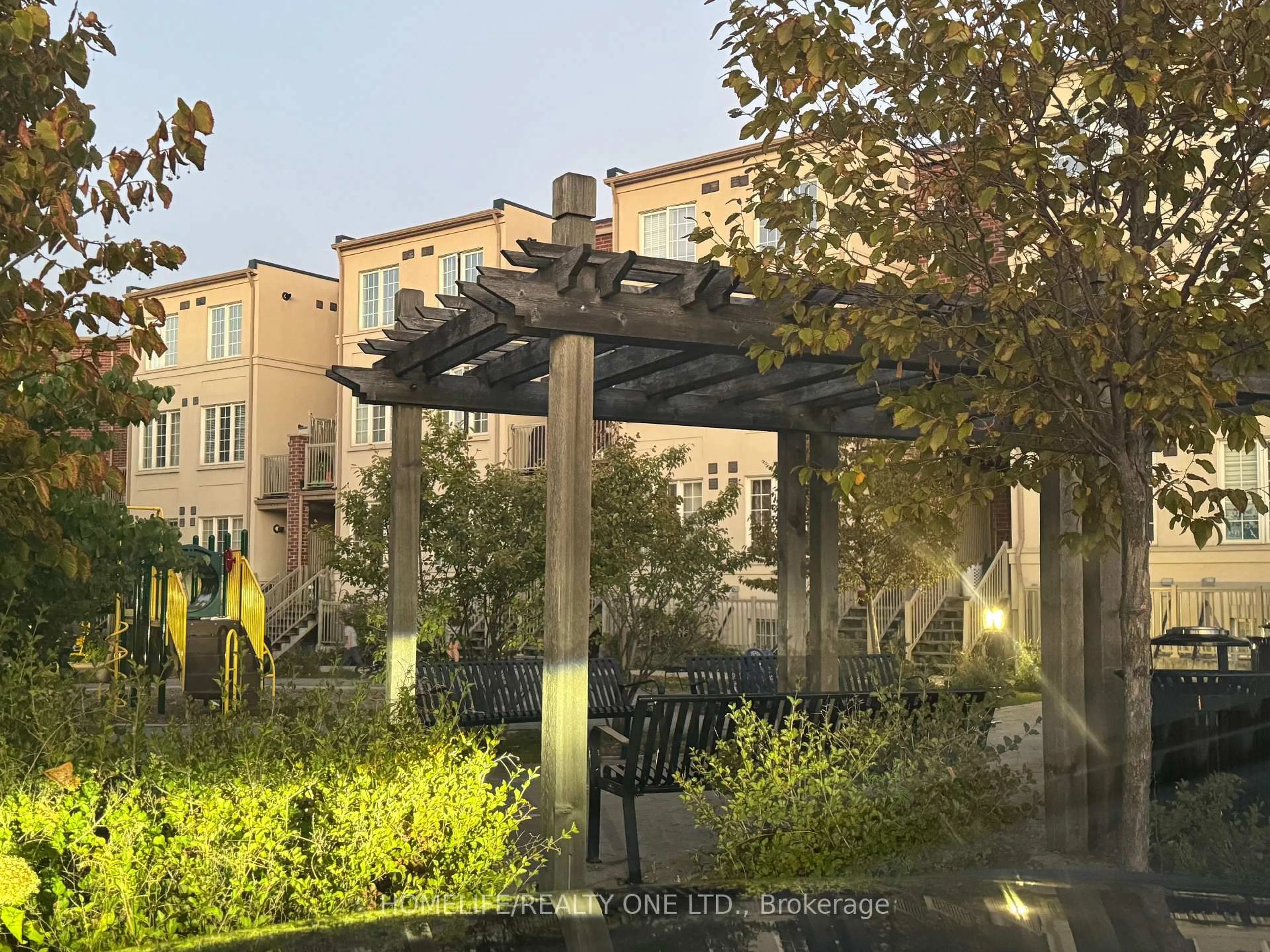 Patio, unknown for 29 Island Rd #15, Toronto Ontario M1C 2P5