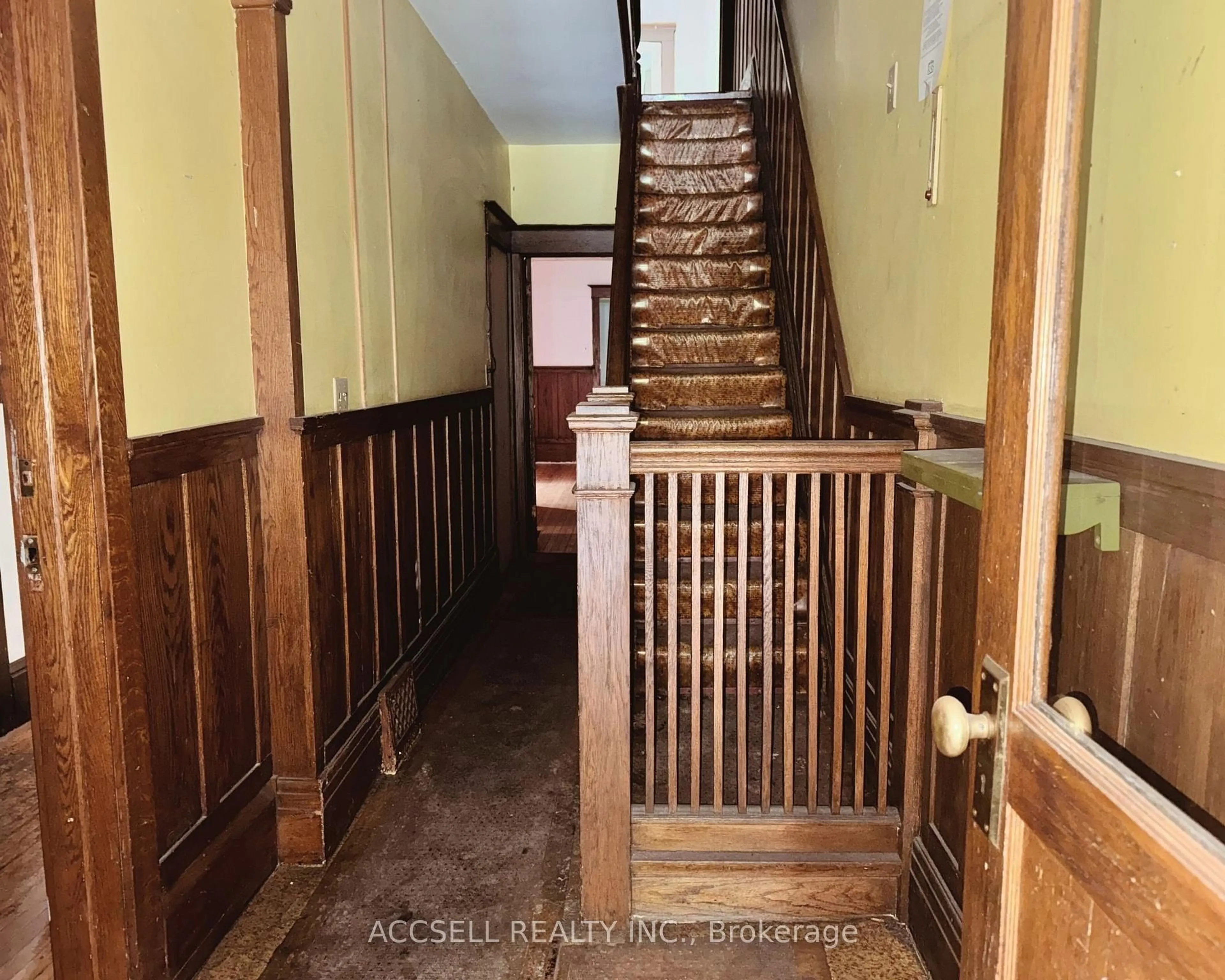 Unknown for 683 Broadview Ave, Toronto Ontario M4K 2P4