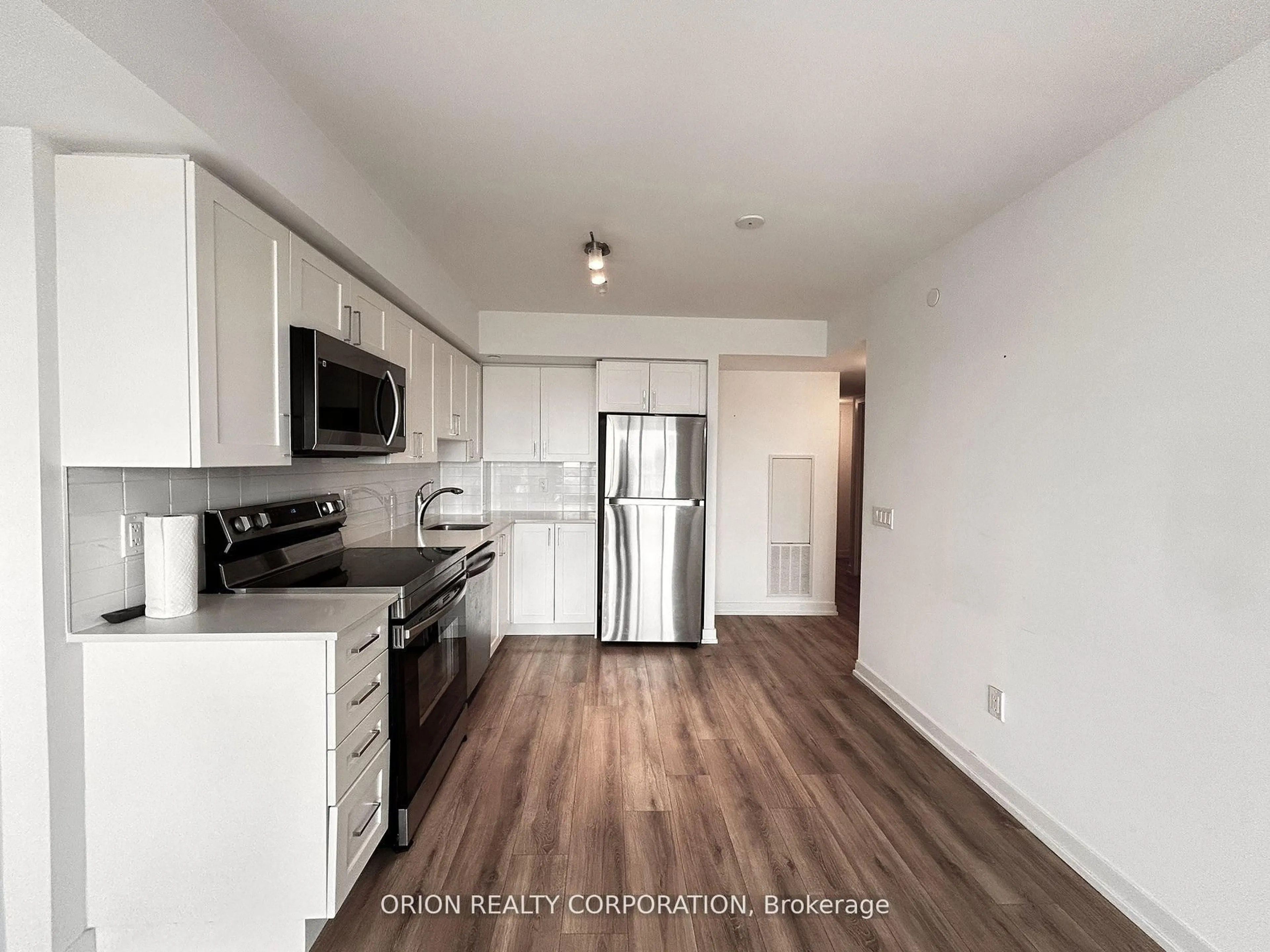 Standard kitchen, wood/laminate floor for 1480 Bayly St #1103, Pickering Ontario L1W 0C2