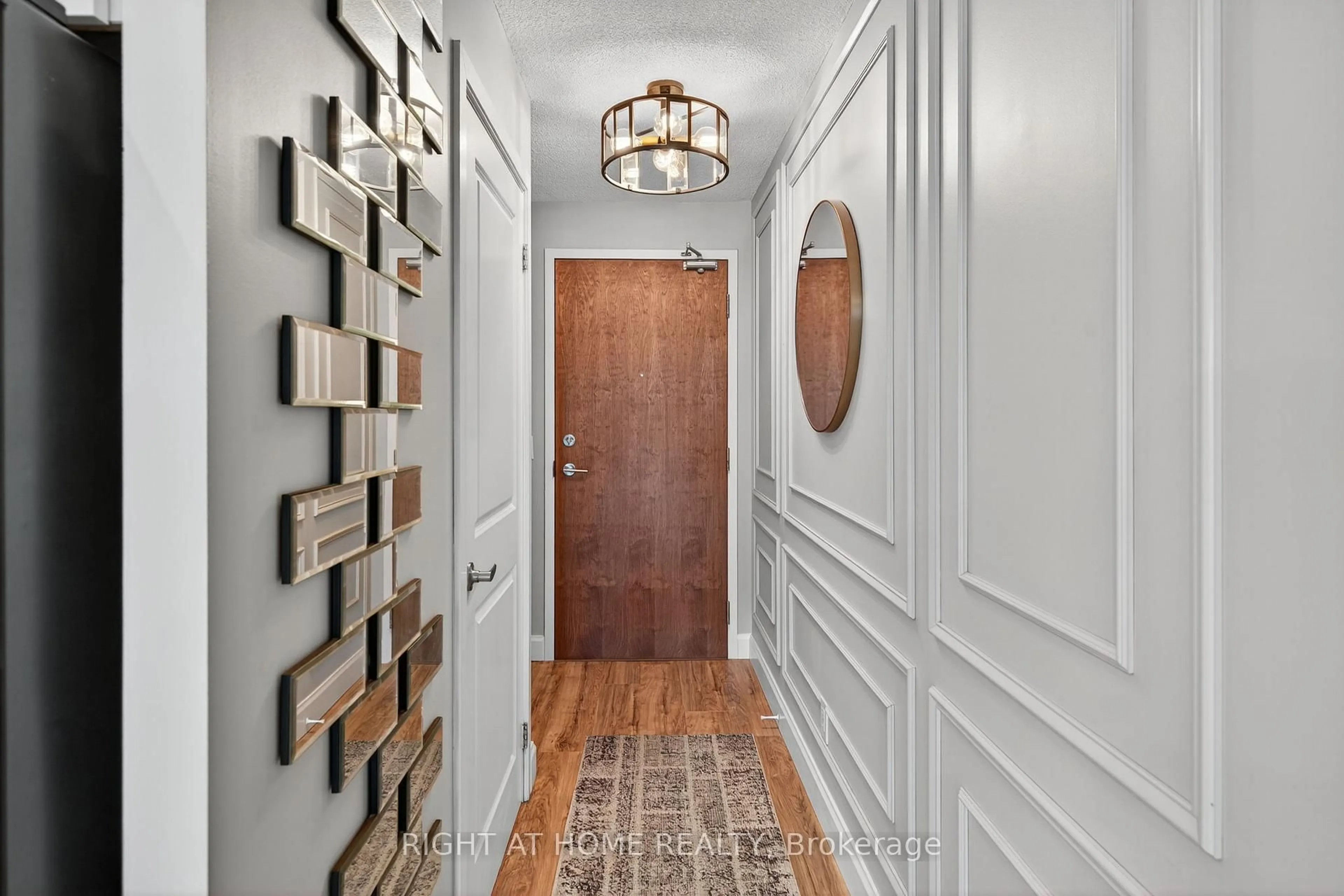 Indoor entryway for 1235 Bayly St #416, Pickering Ontario L1W 1L7