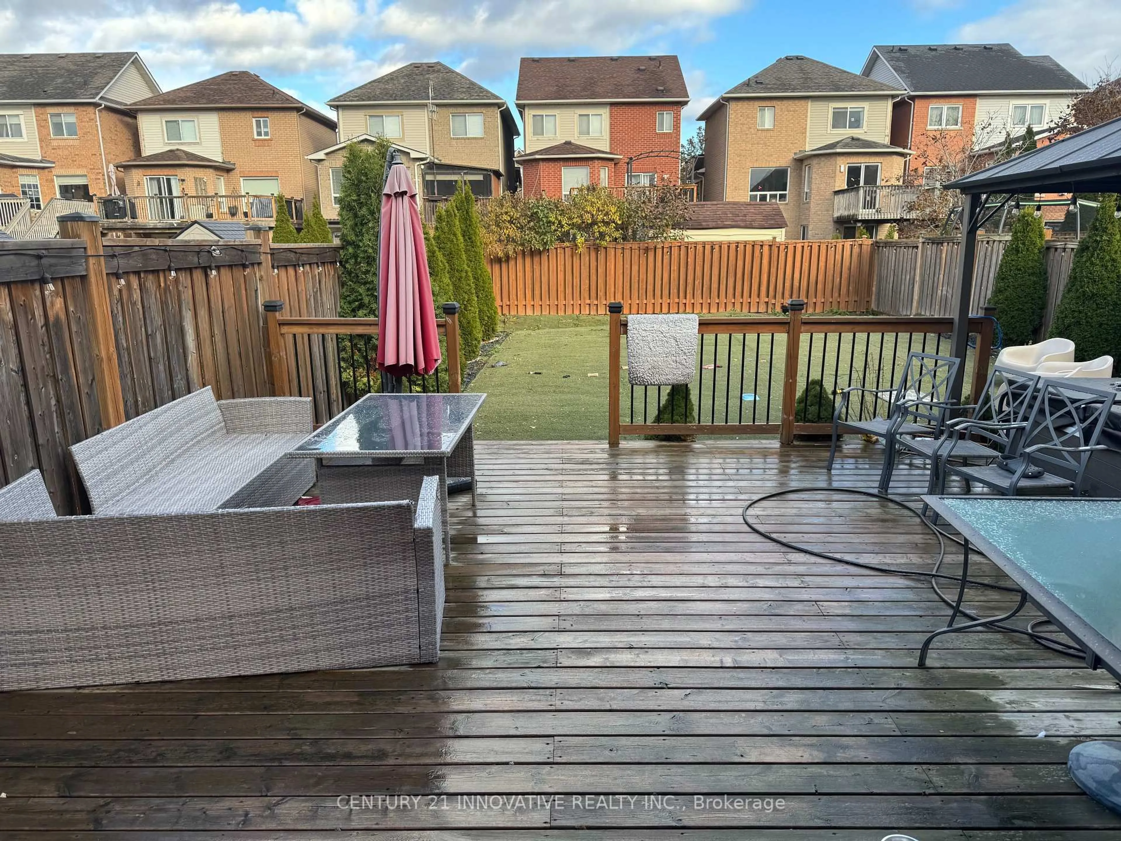 Patio, street for 144 Underwood Dr, Whitby Ontario L1M 0K9