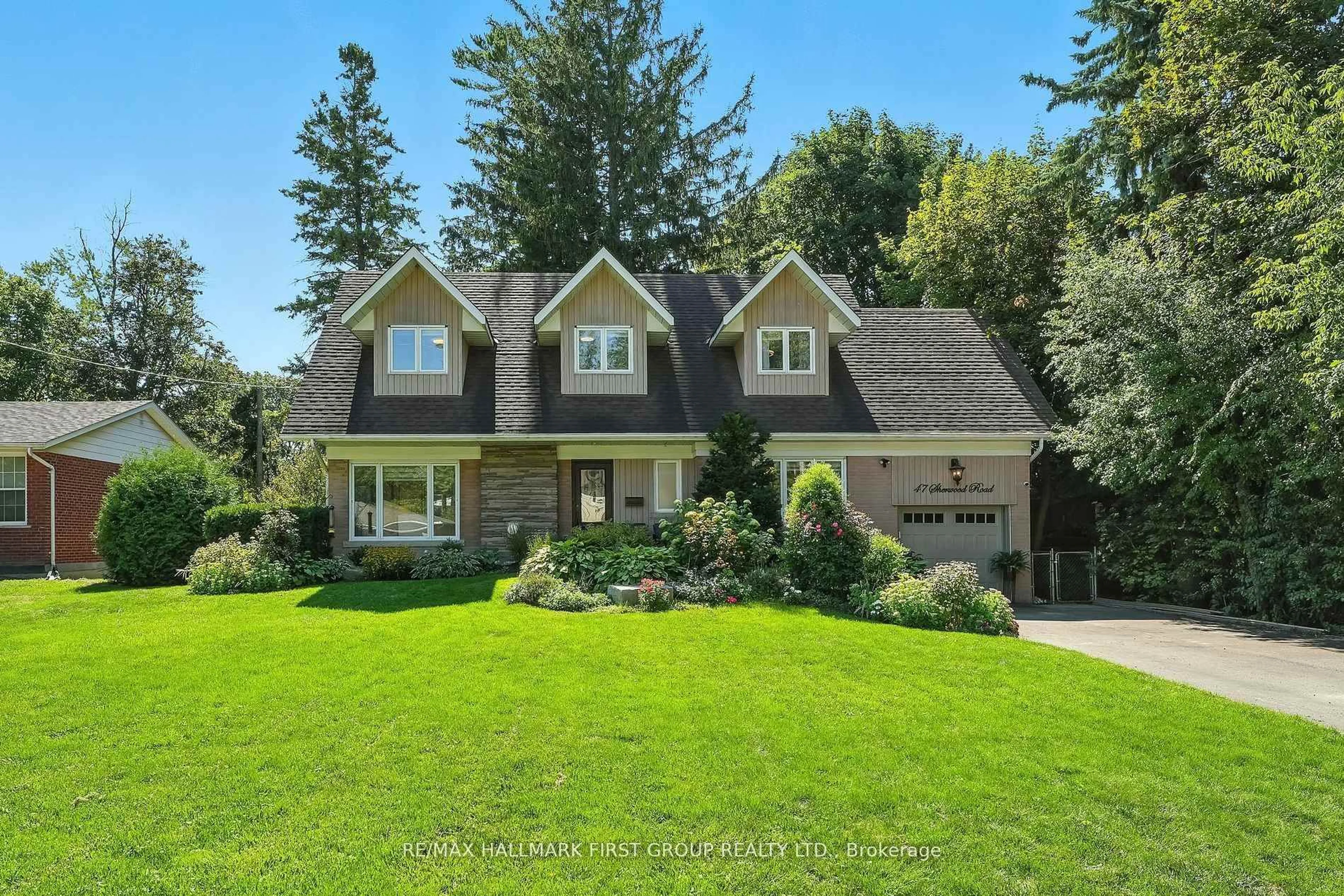 A pic from outside/outdoor area/front of a property/back of a property/a pic from drone, water/lake/river/ocean view for 47 Sherwood Rd, Ajax Ontario L1T 2Y5