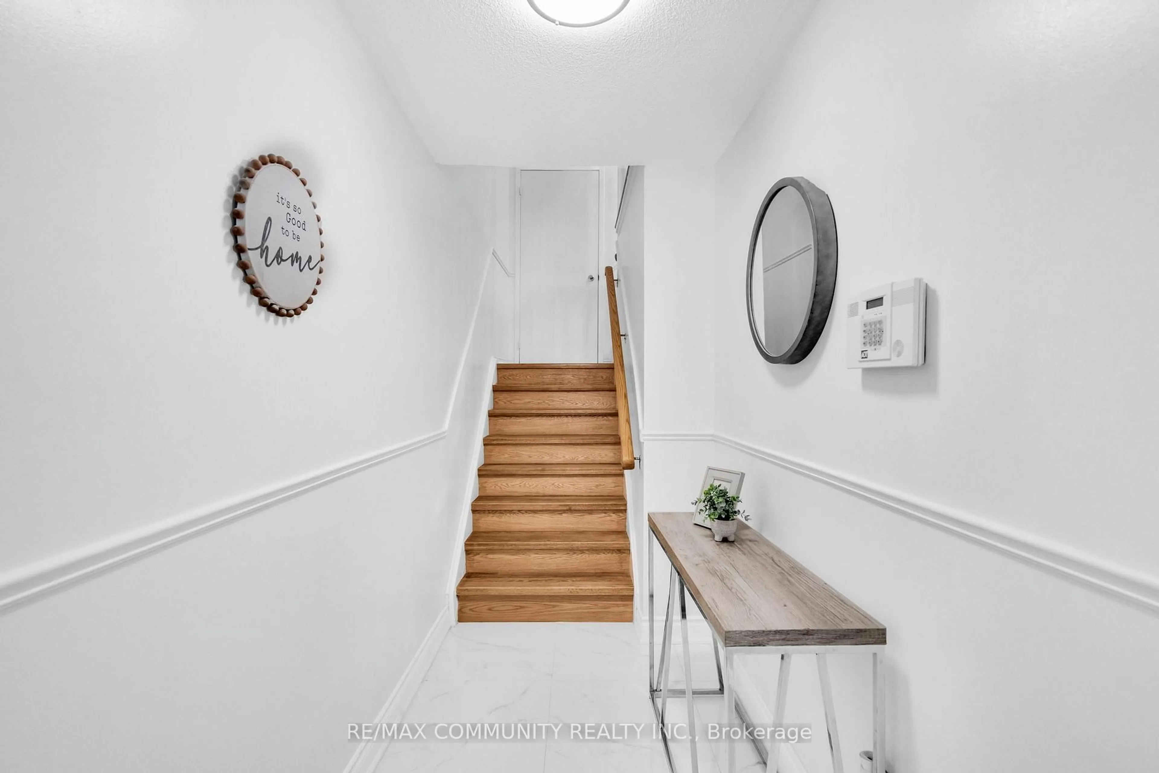 Indoor entryway for 49 Mcgonigal Lane, Ajax Ontario L1T 4H1