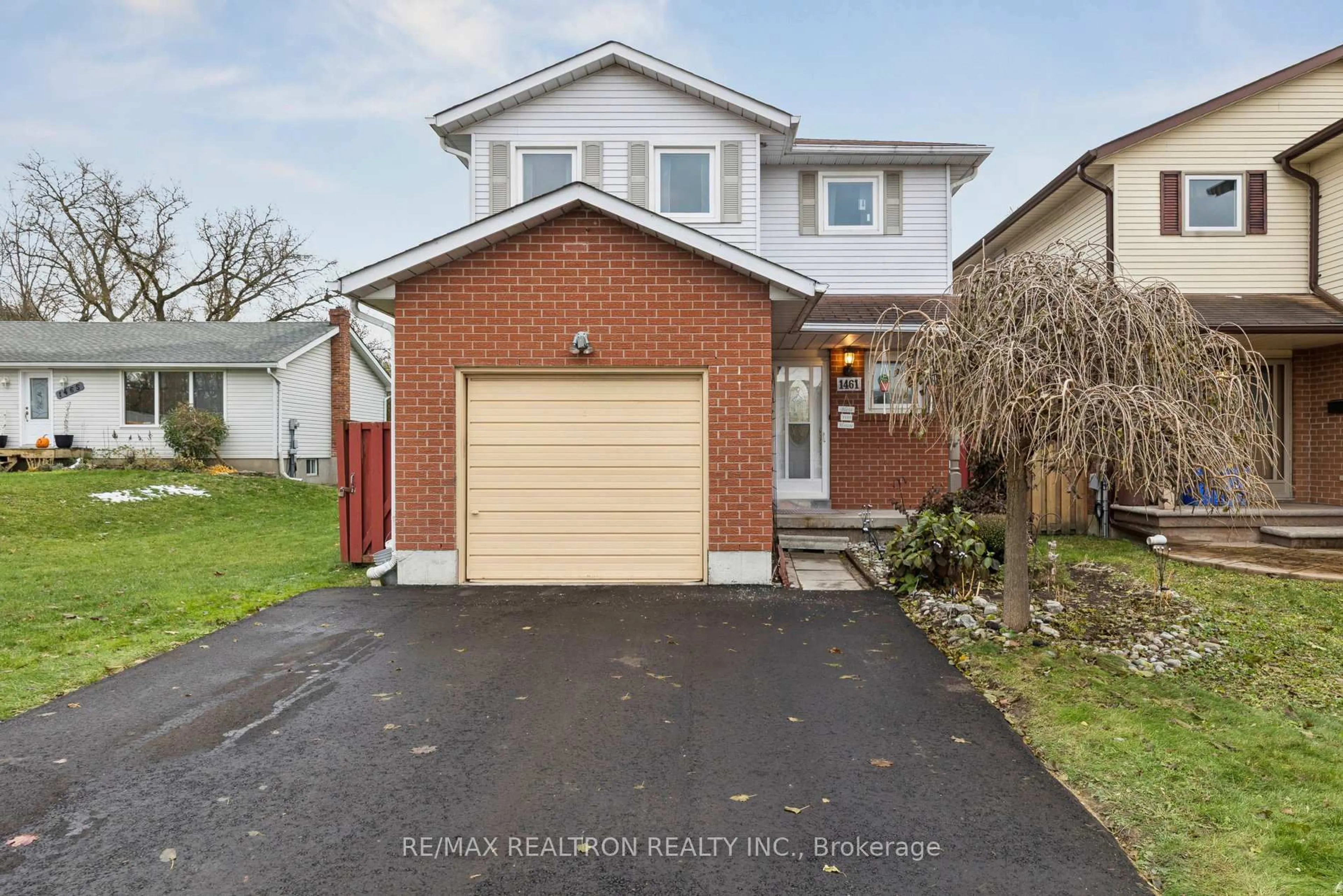 Home with brick exterior material, street for 1461 Nash Rd, Clarington Ontario L1E 1S9