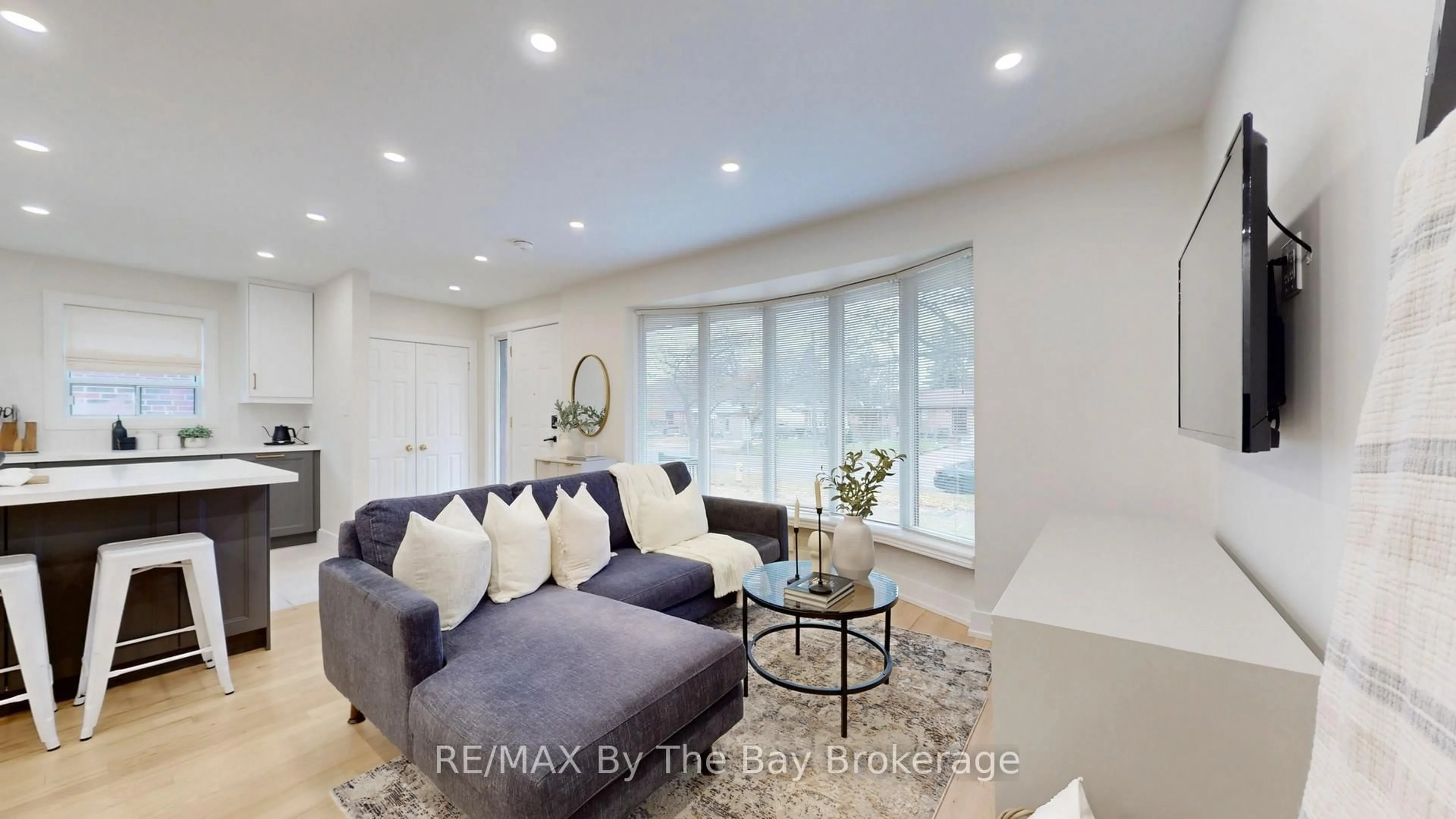 Living room with furniture, unknown for 82 Brimorton Dr, Toronto Ontario M1P 3Z5