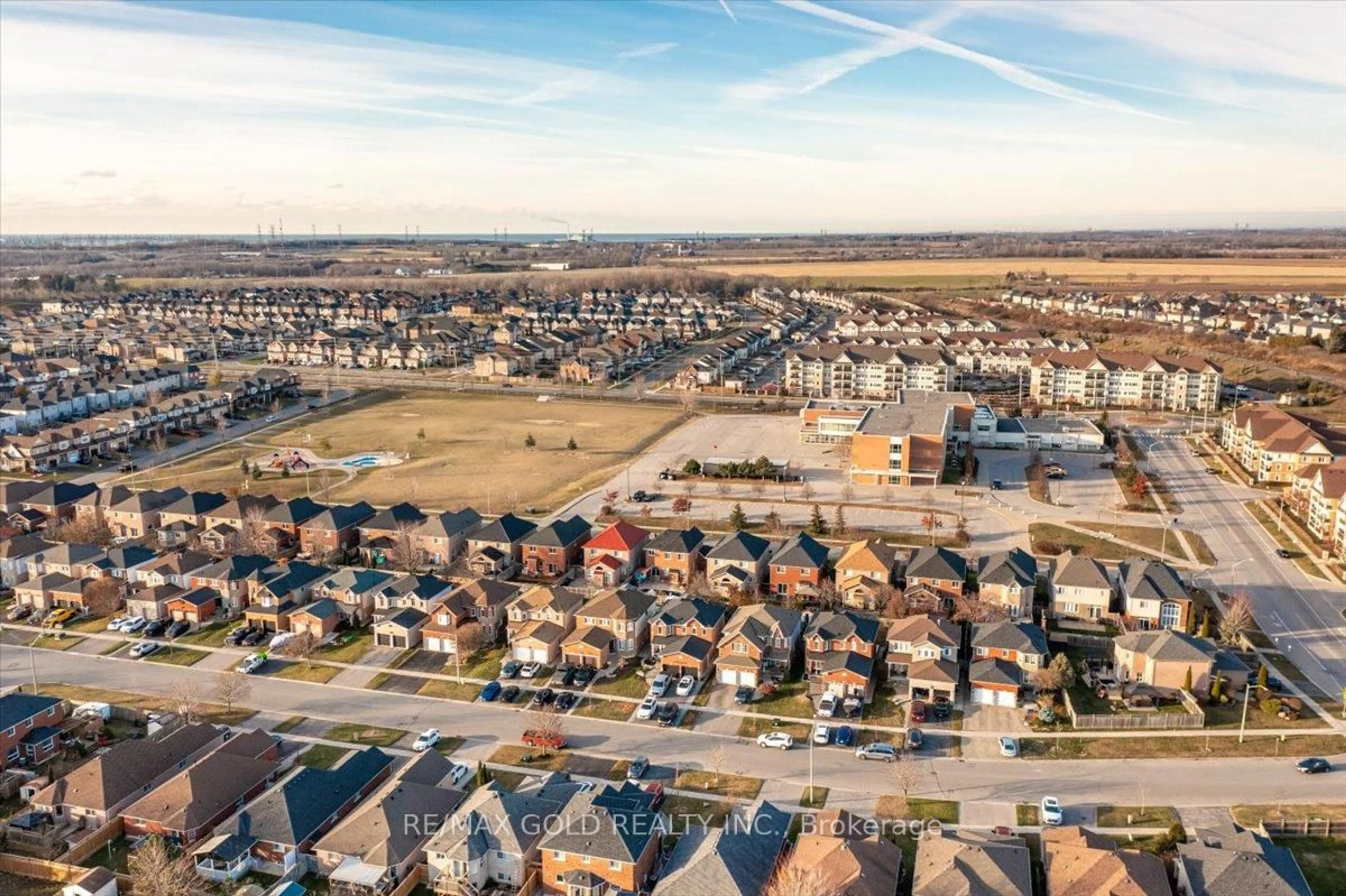 A pic from outside/outdoor area/front of a property/back of a property/a pic from drone, street for 87 Aspen Springs Dr #207, Clarington Ontario L1C 5J8