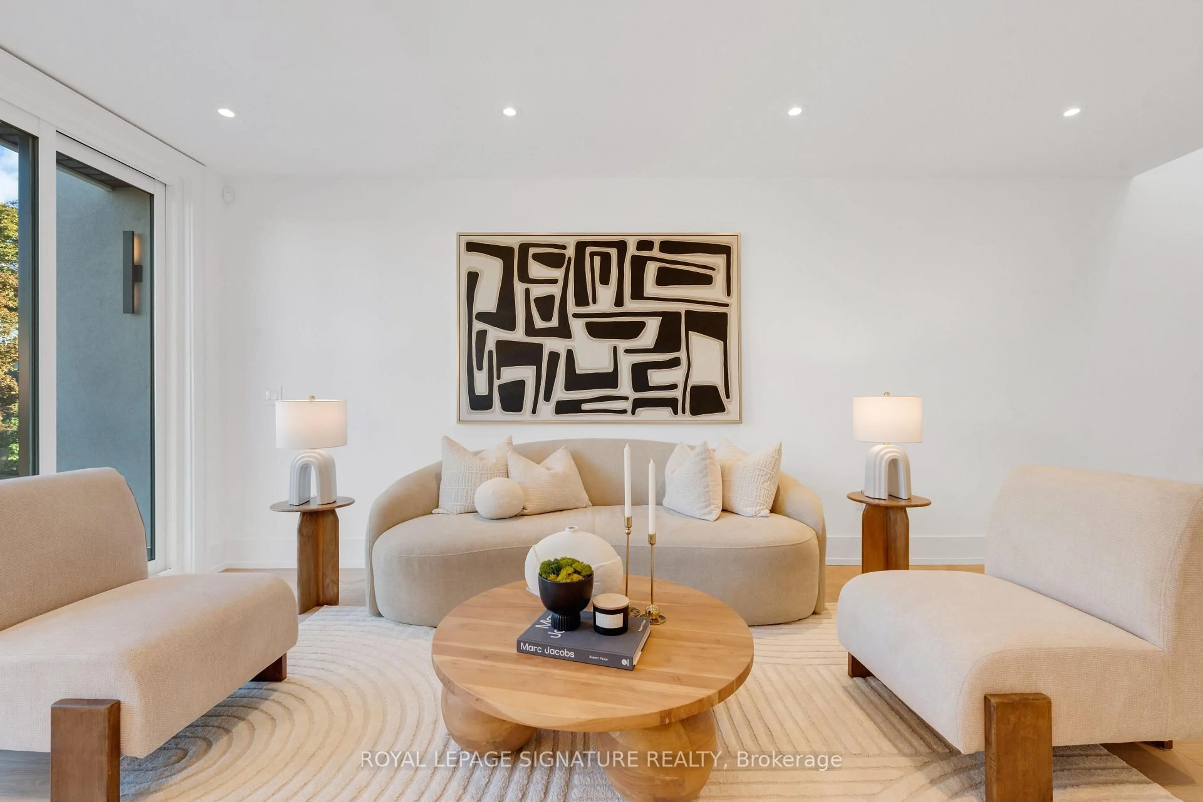 Living room with furniture, unknown for 24 Elmsdale Rd, Toronto Ontario M4J 3M4