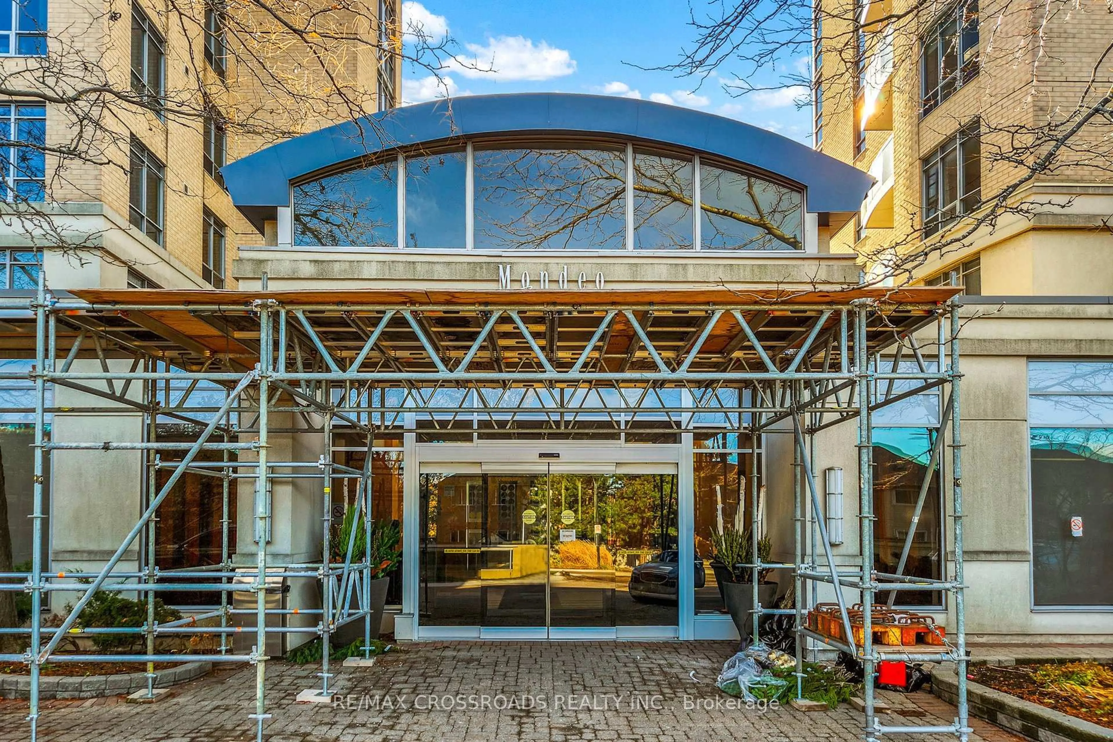 Unknown for 8 Mondeo Dr #512, Toronto Ontario M1P 5C7