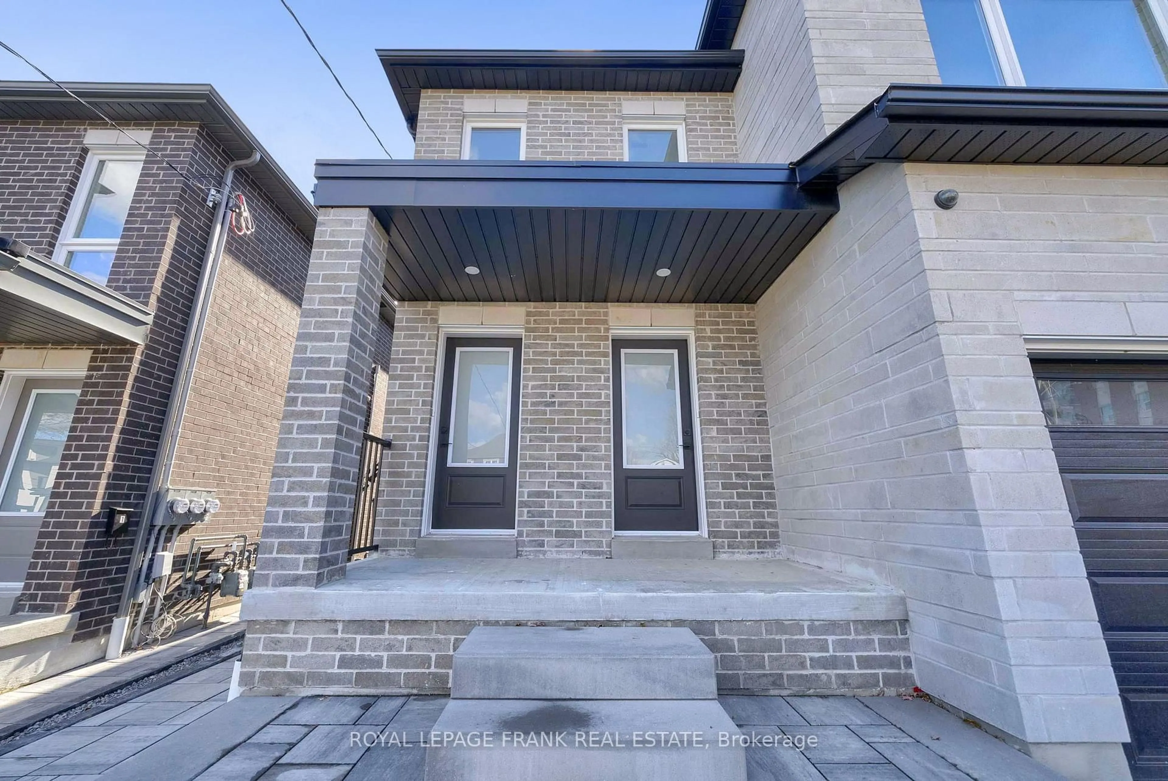 Home with brick exterior material, street for 327 Anderson Ave, Oshawa Ontario L1J 2N8