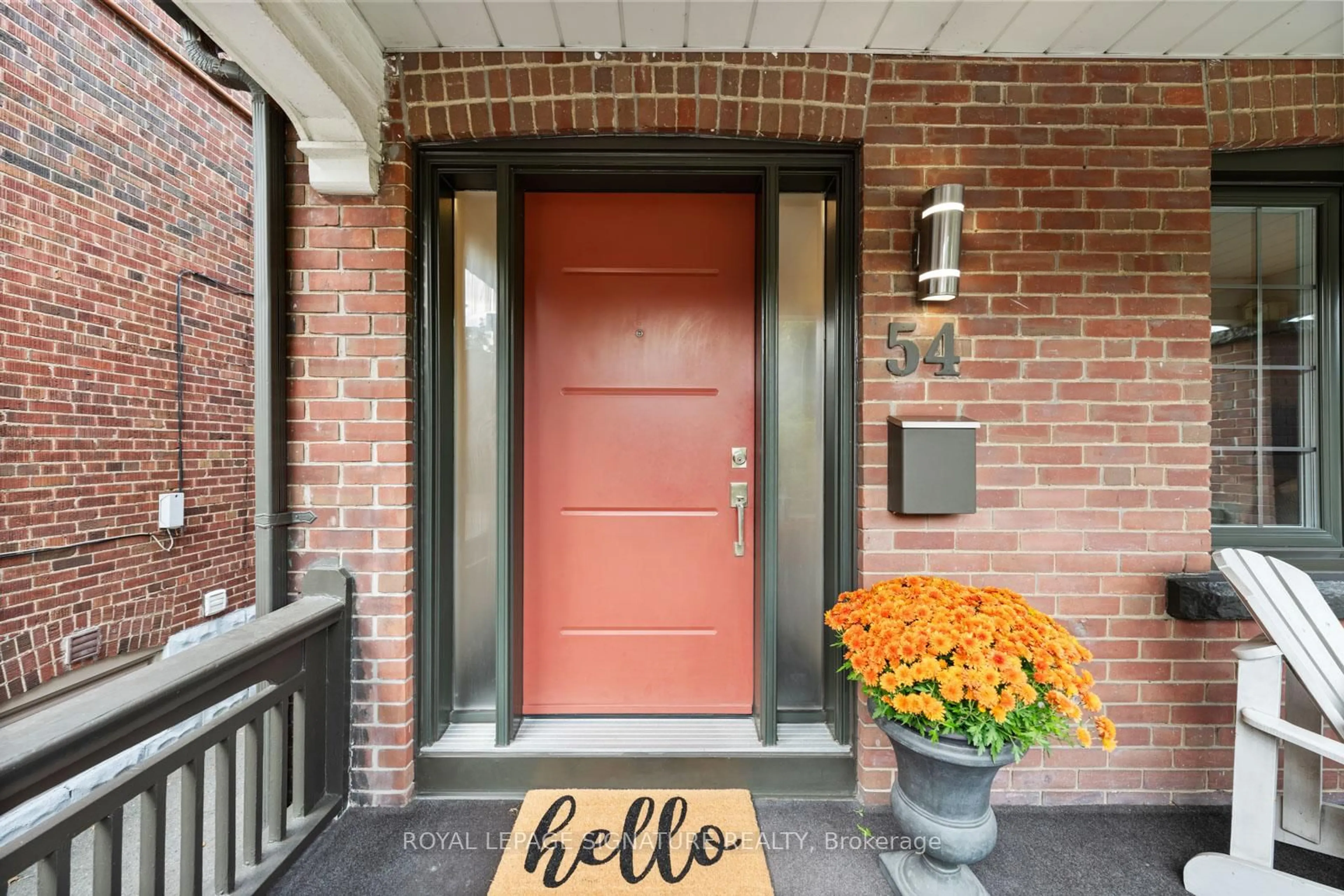 Indoor entryway for 54 Pepler Ave, Toronto Ontario M4J 2Y8