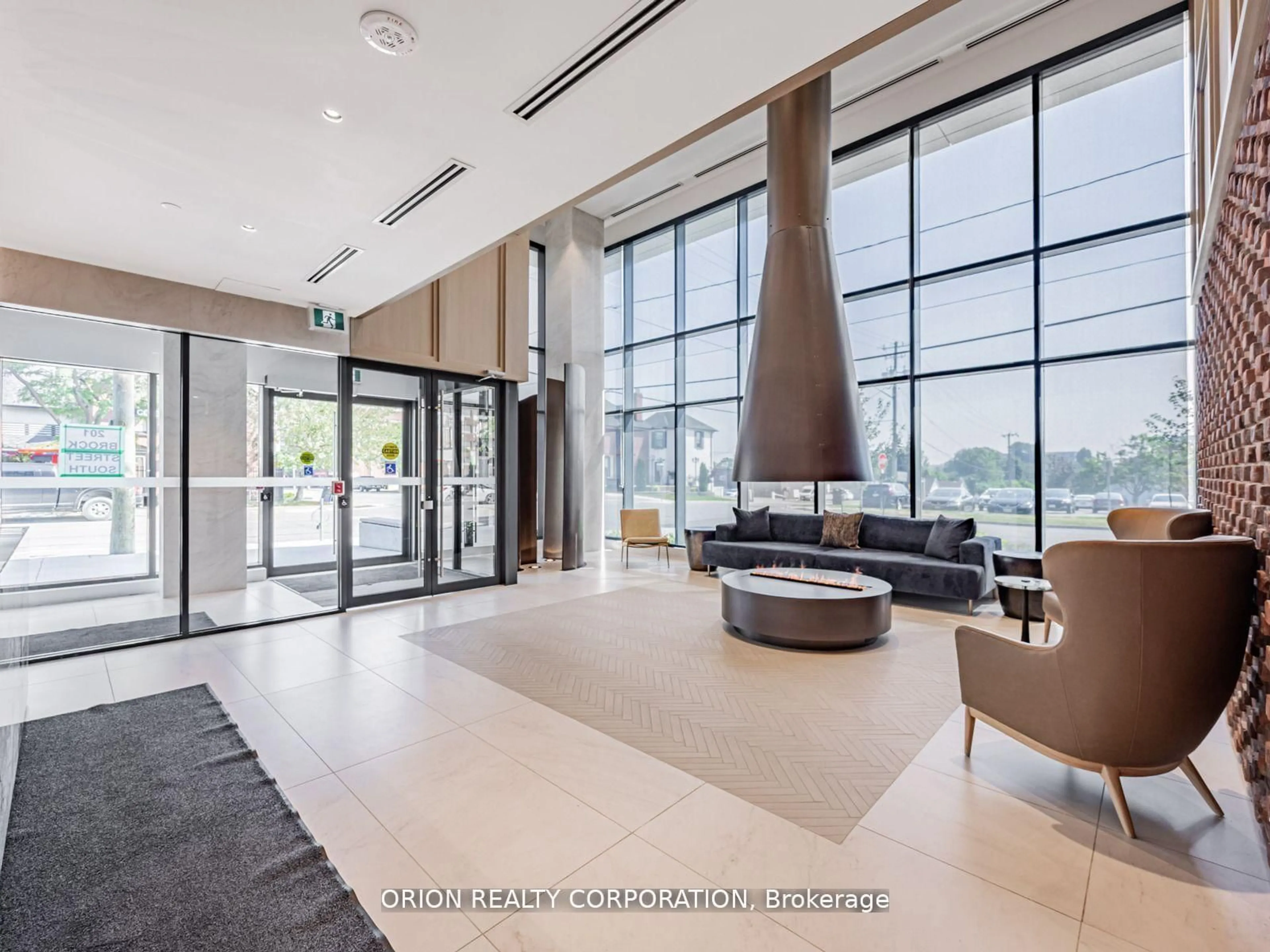 Indoor foyer for 201 Brock St #101, Whitby Ontario L1N 4K2