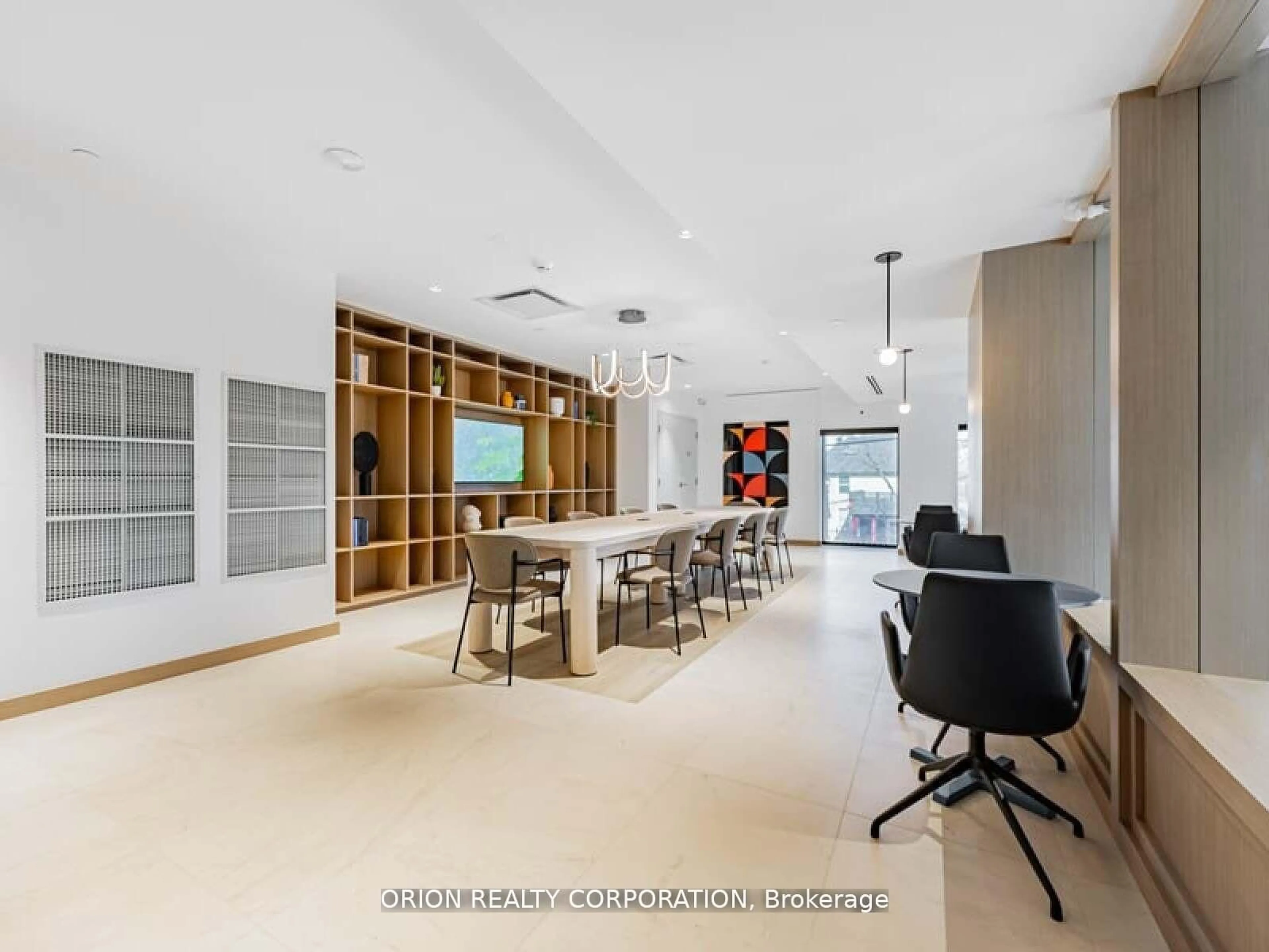 Unknown for 201 Brock St #101, Whitby Ontario L1N 4K2