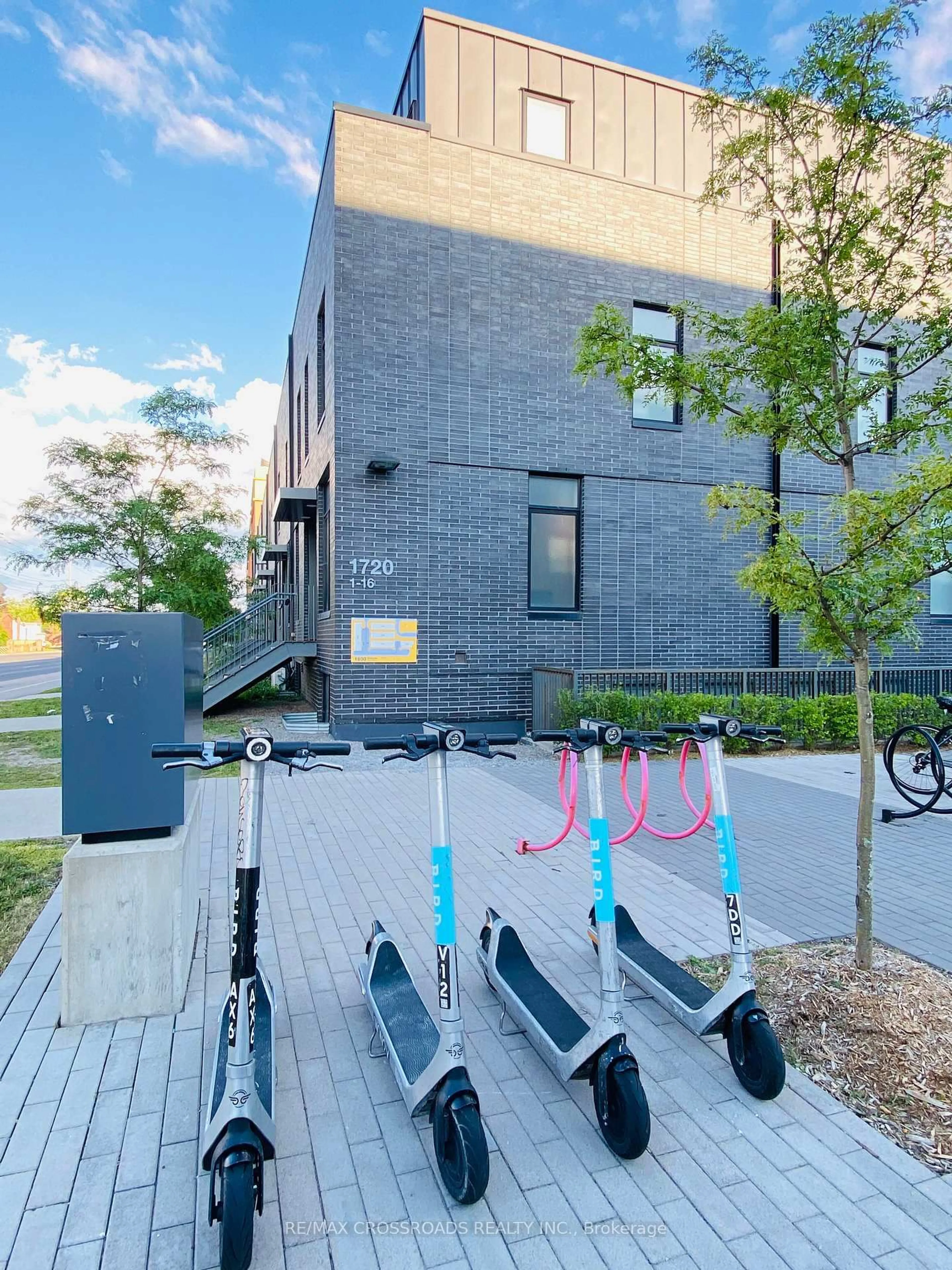 Unknown for 1720 Simcoe St #5, Oshawa Ontario L1G 4X9