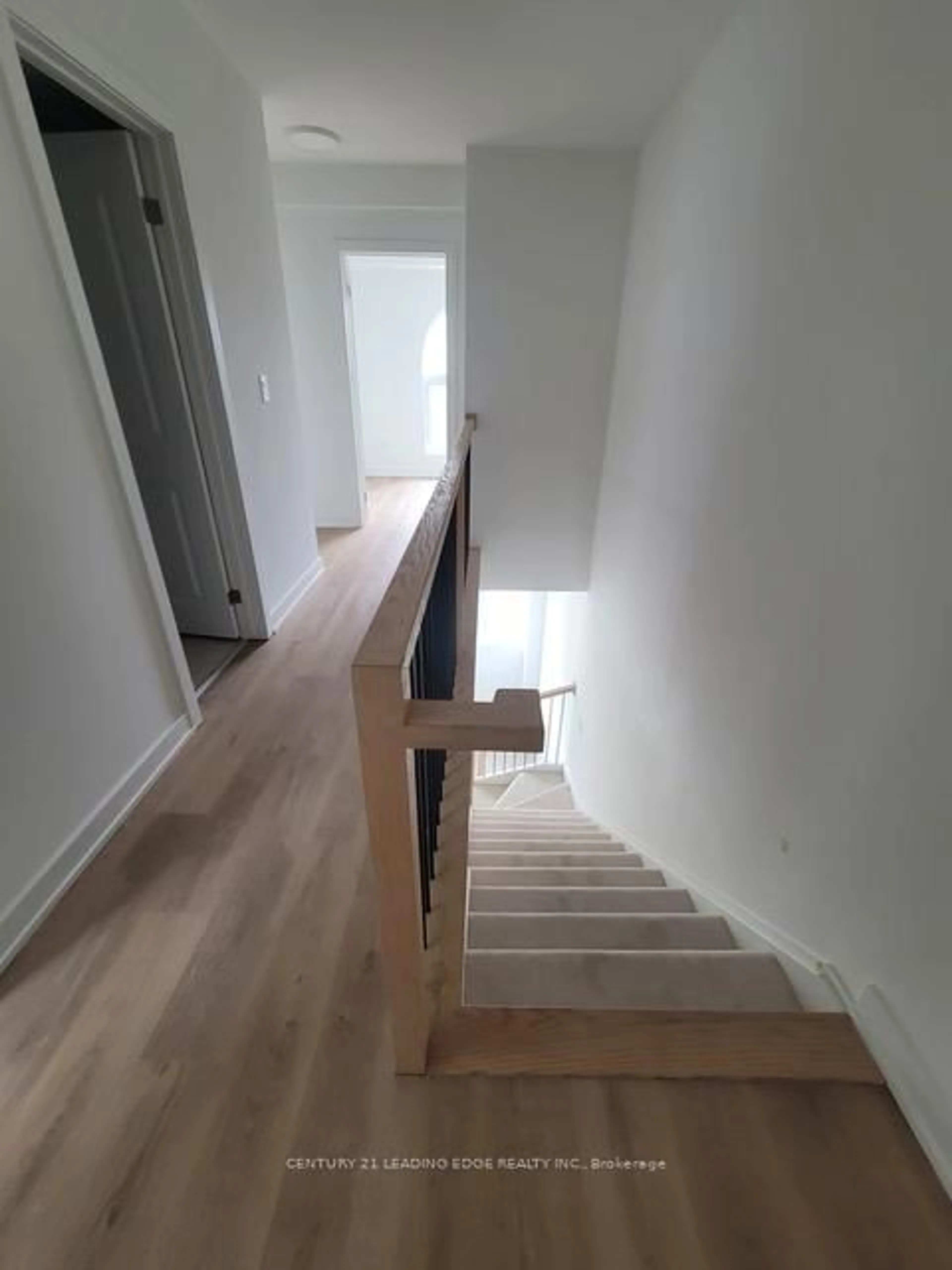 Stairs for 400 MARY St #6, Whitby Ontario L1N 2P8