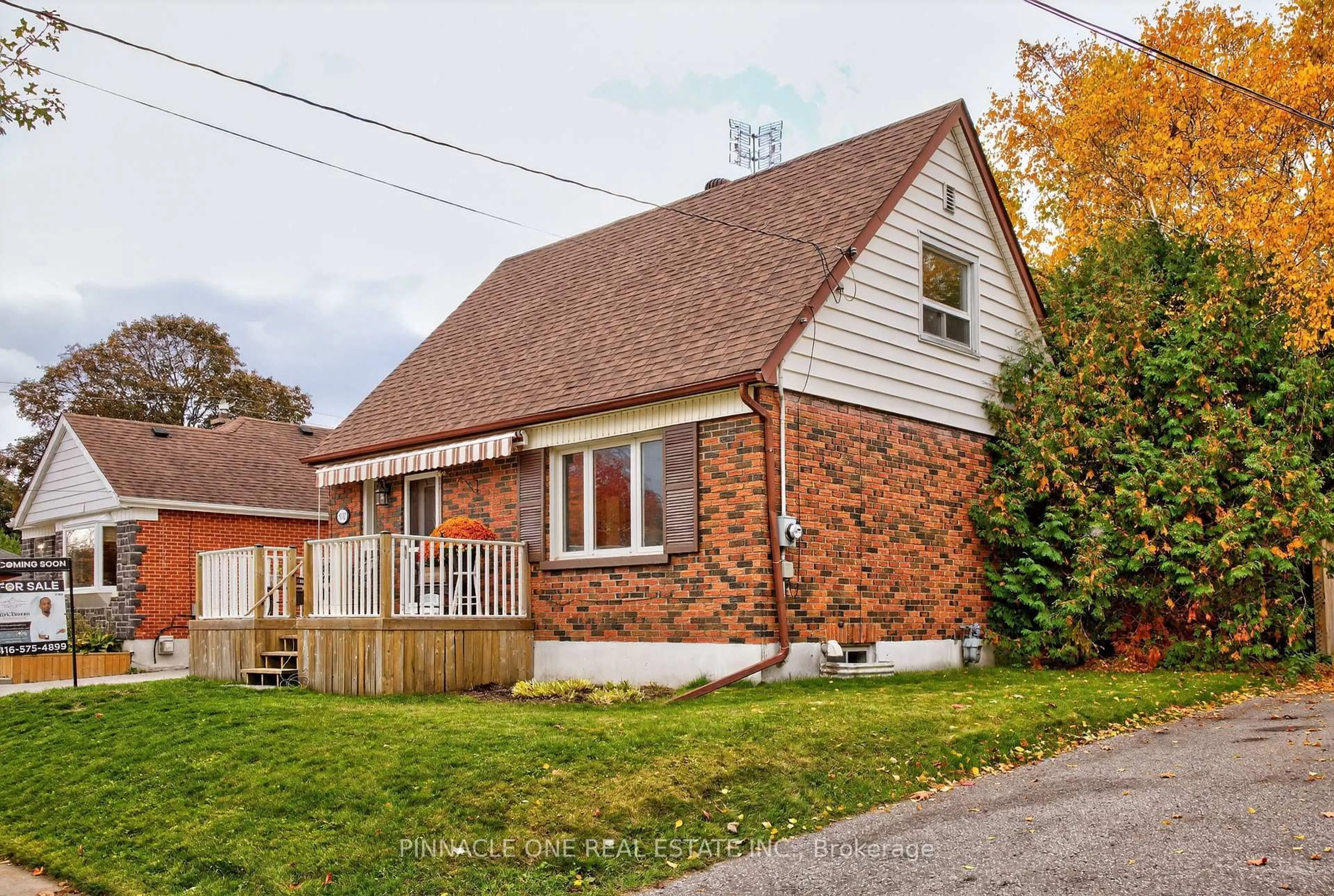 Unknown for 812 Grierson St, Oshawa Ontario L1G 5J9